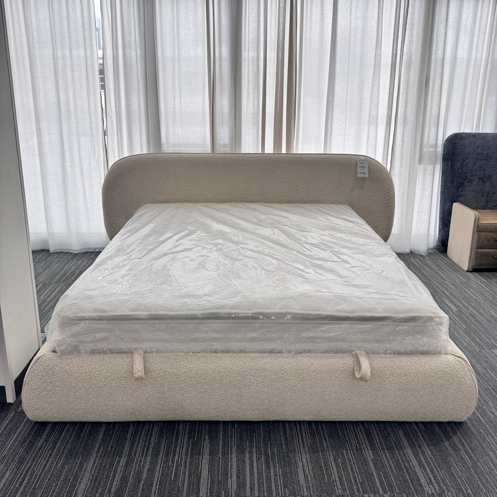 EVORA 180×200 – Stauraumbett