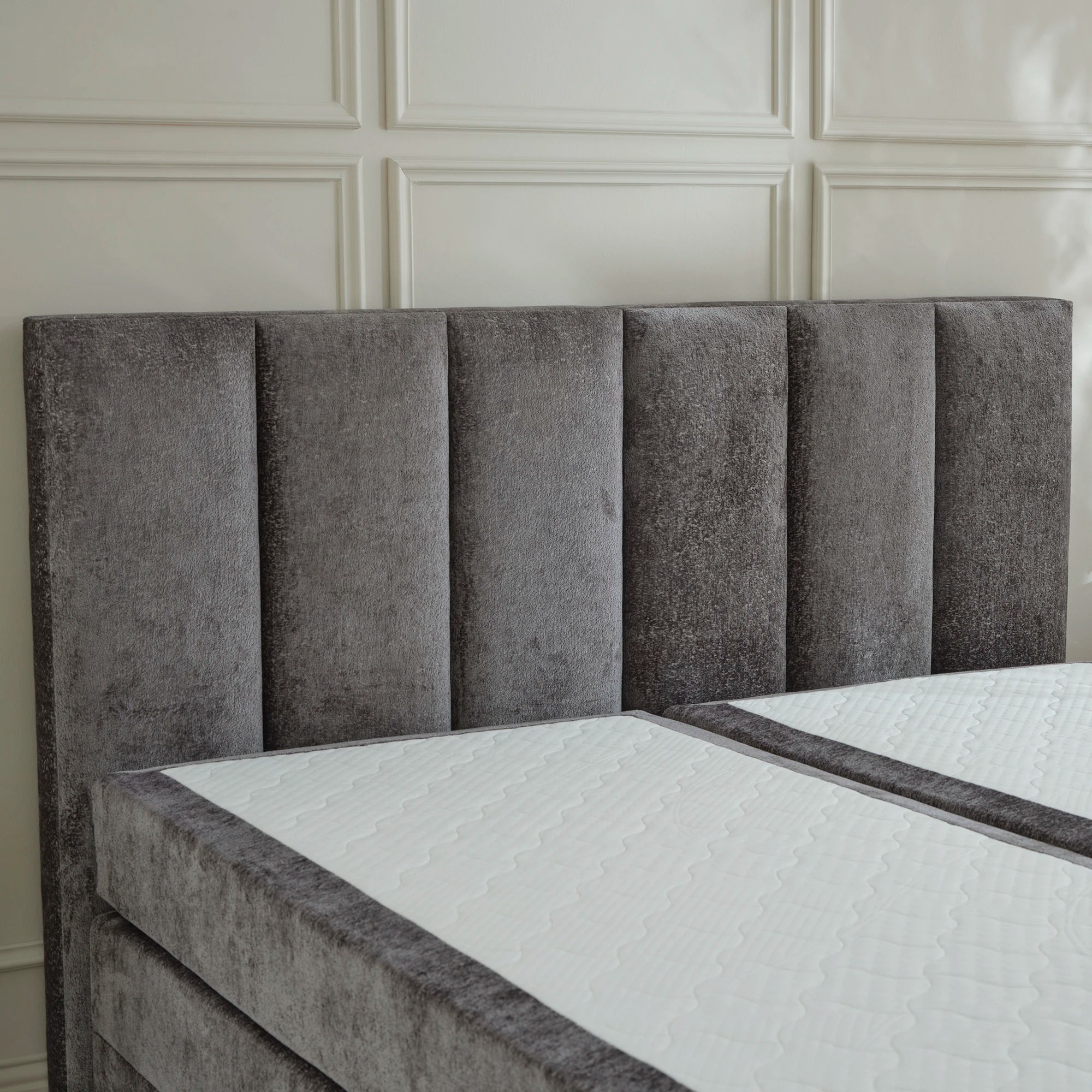 Boxspringbett OSCAR Boucle elektrisch verstellbar mit Matratze & Topper