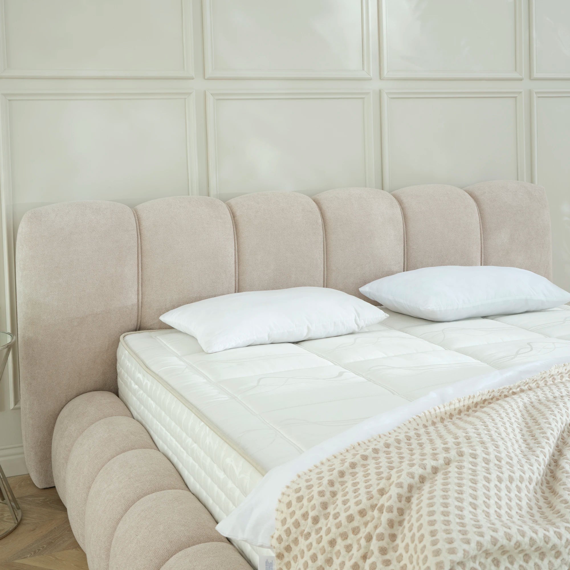 Designer Polsterbett mit Stauraum Elara