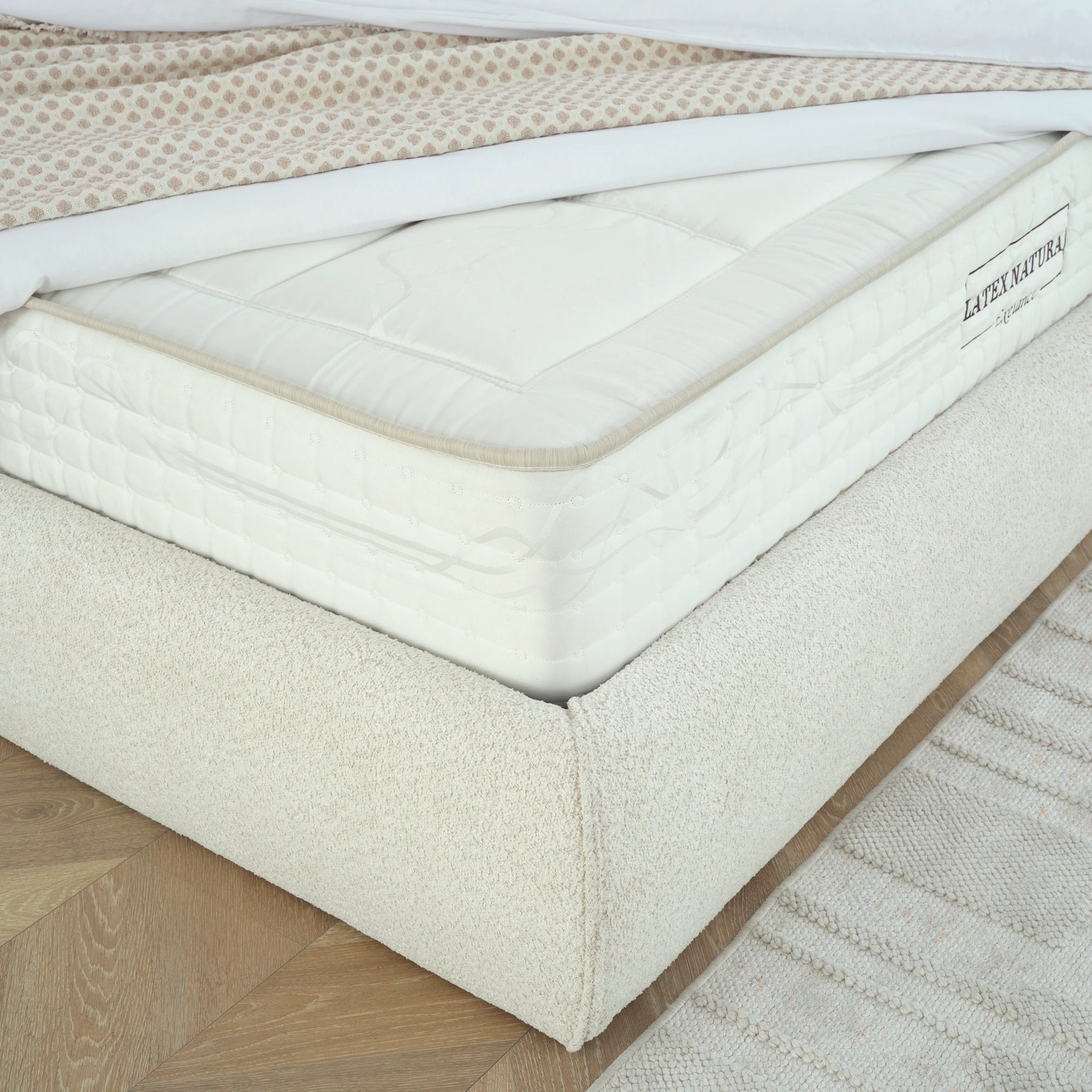 Designer Polsterbett mit Stauraum Evora