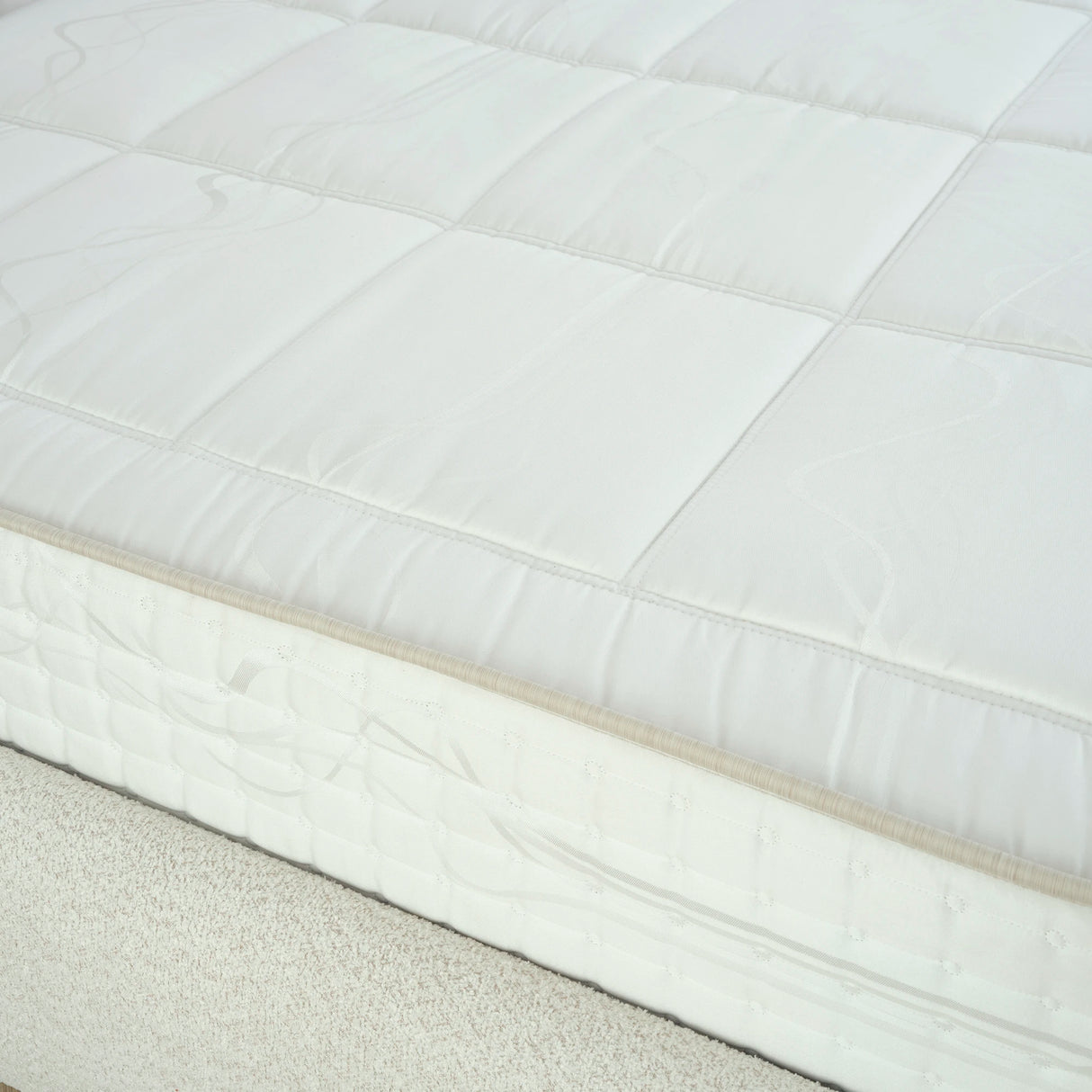 Designer Polsterbett EVORA Teddy Boucle mit Stauraum