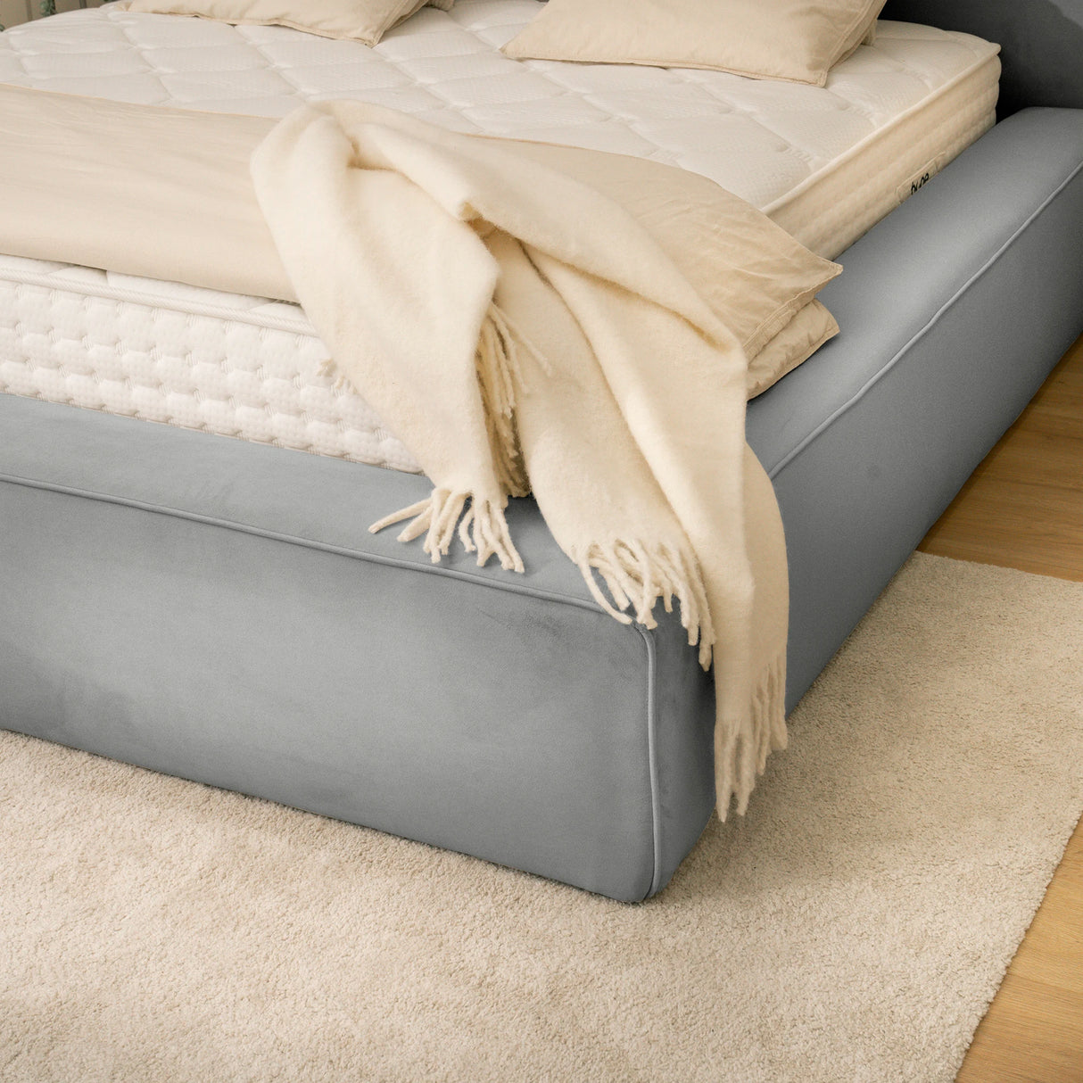 Bett mit Stauraum OLBIA