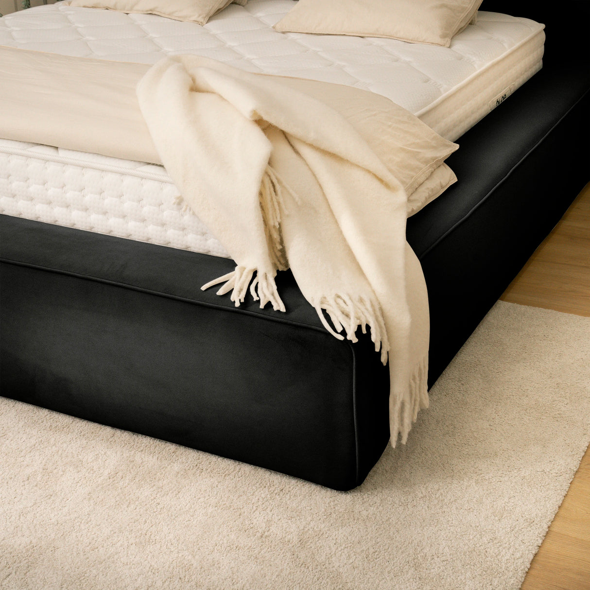 Bett mit Stauraum OLBIA