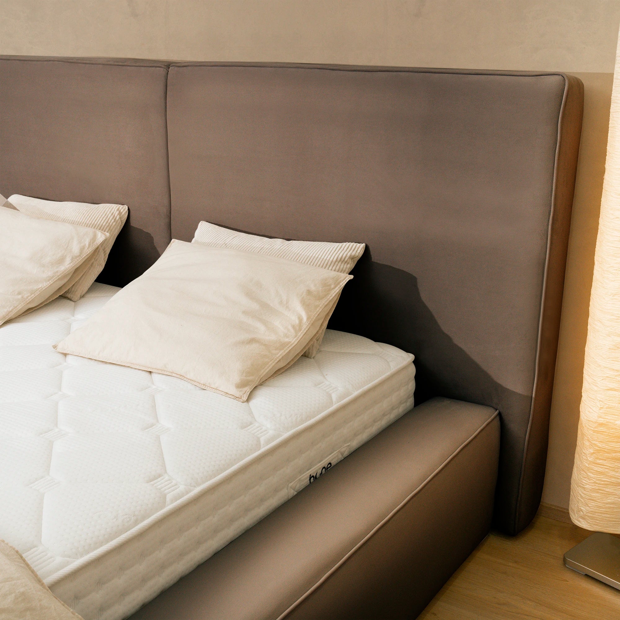 Bett mit Stauraum OLBIA