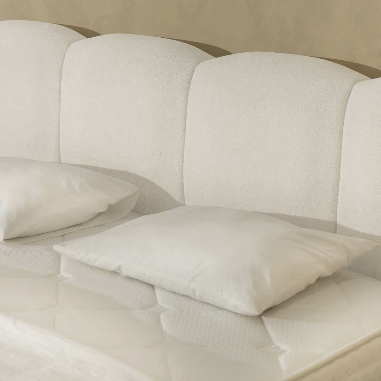 Bett mit Stauraum ELA