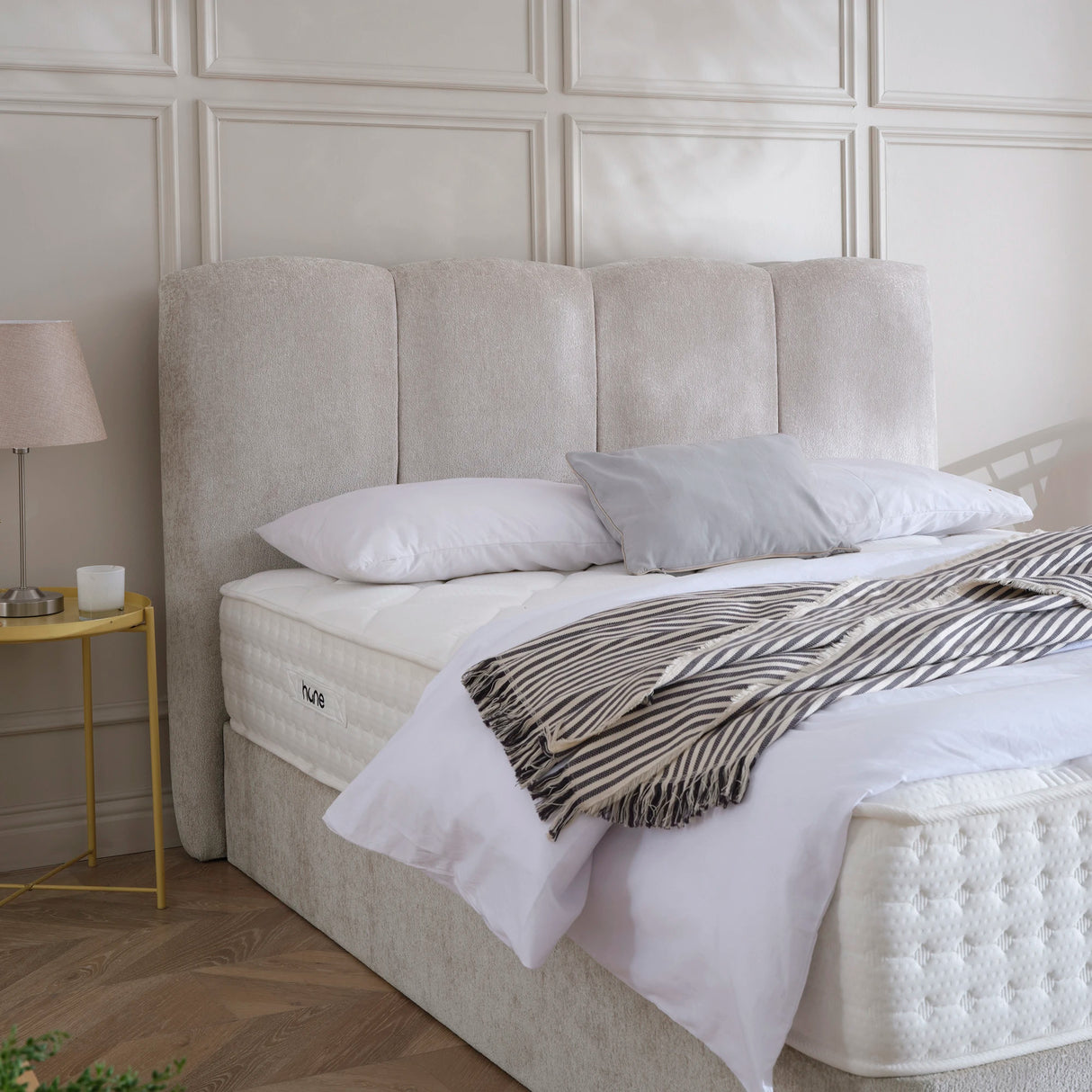 Bett mit Stauraum LILY