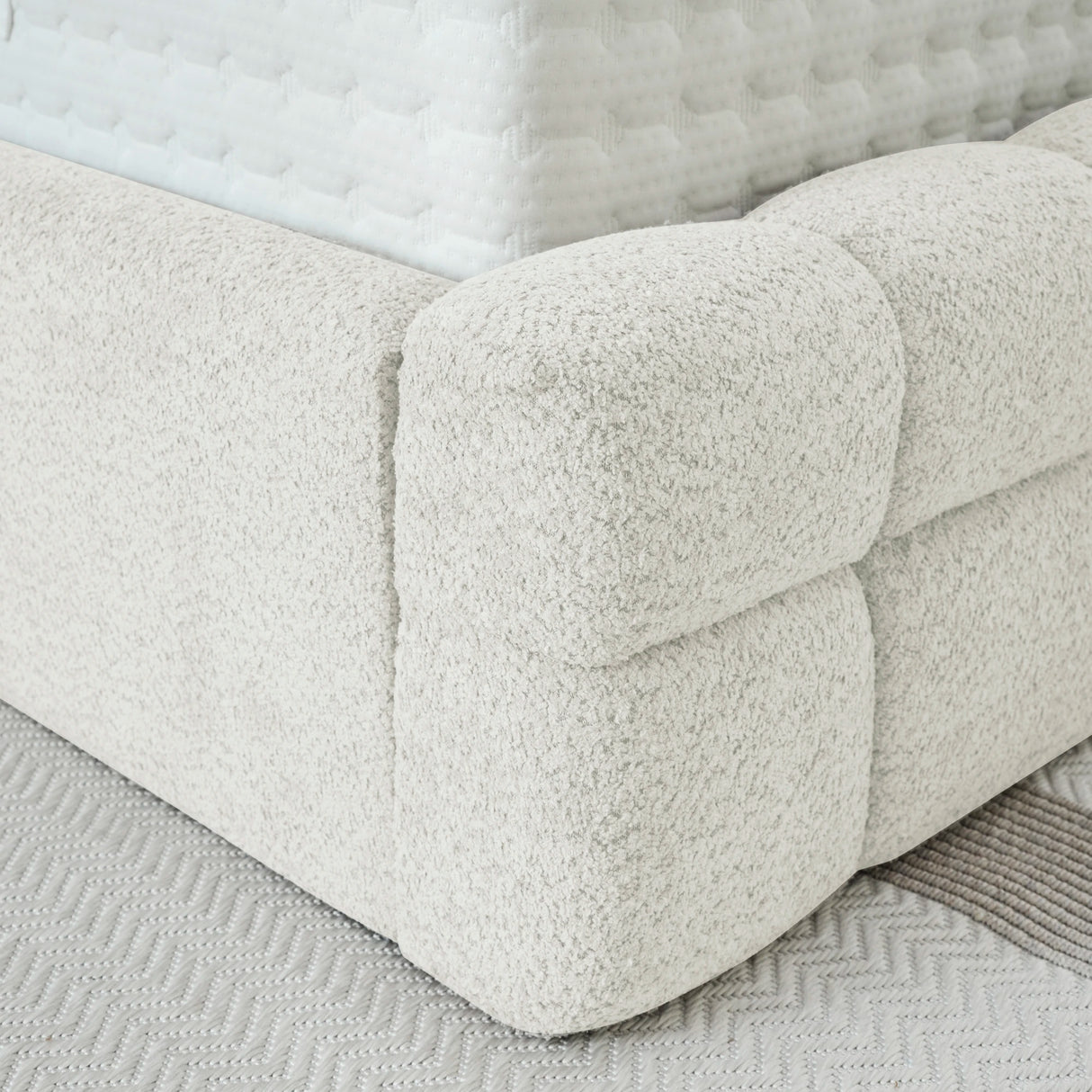 Bett mit Stauraum MILA