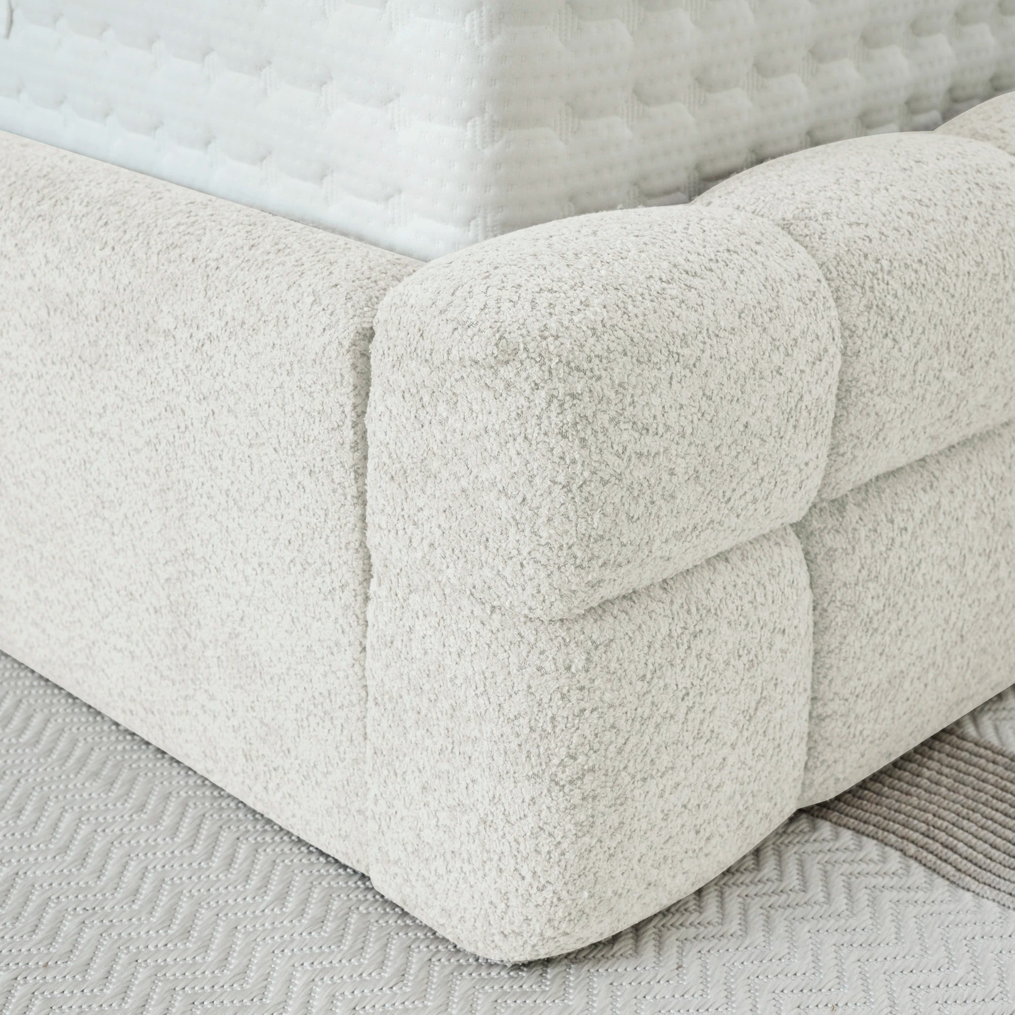 Designer Polsterbett mit Stauraum Mila