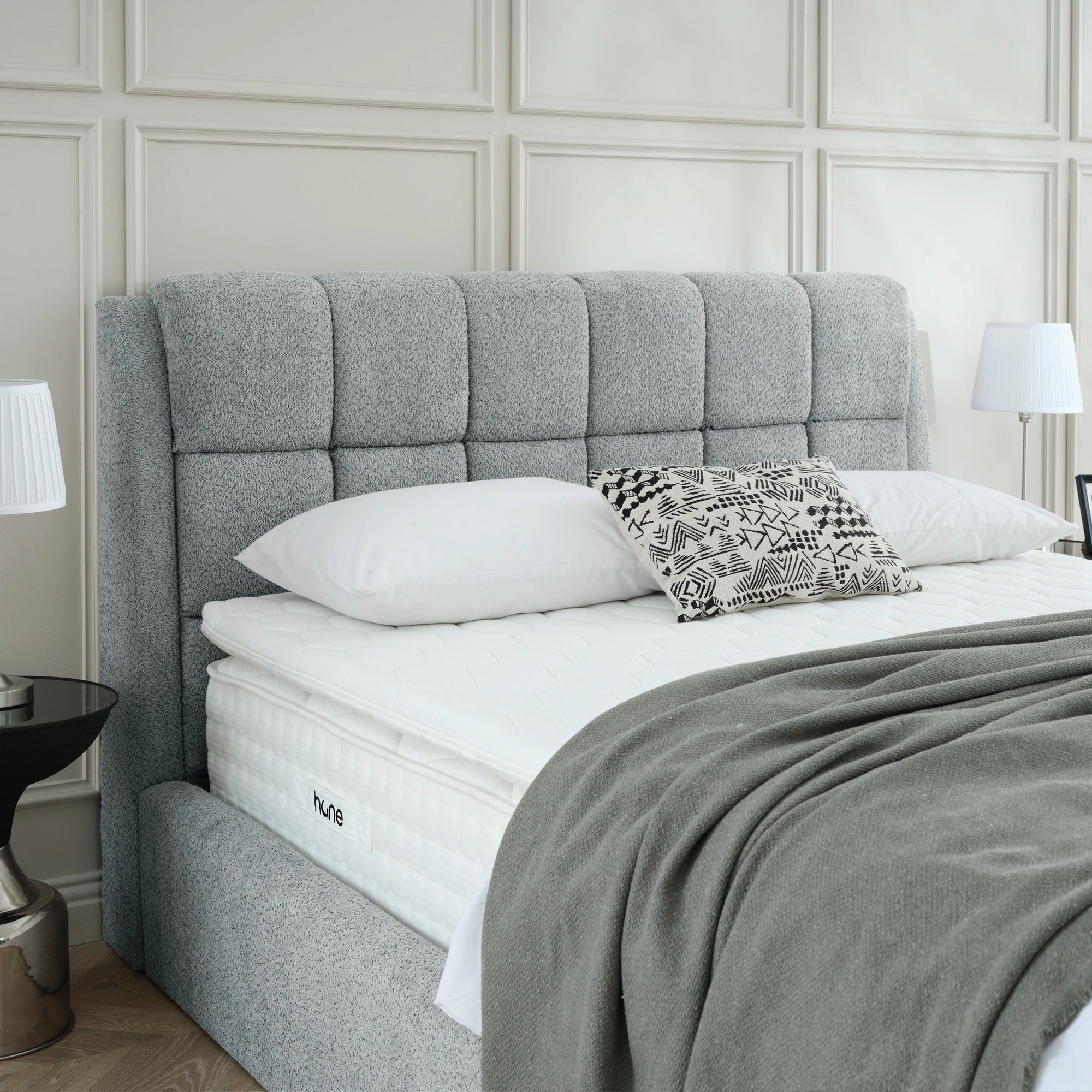 Designer Polsterbett mit Stauraum Mila