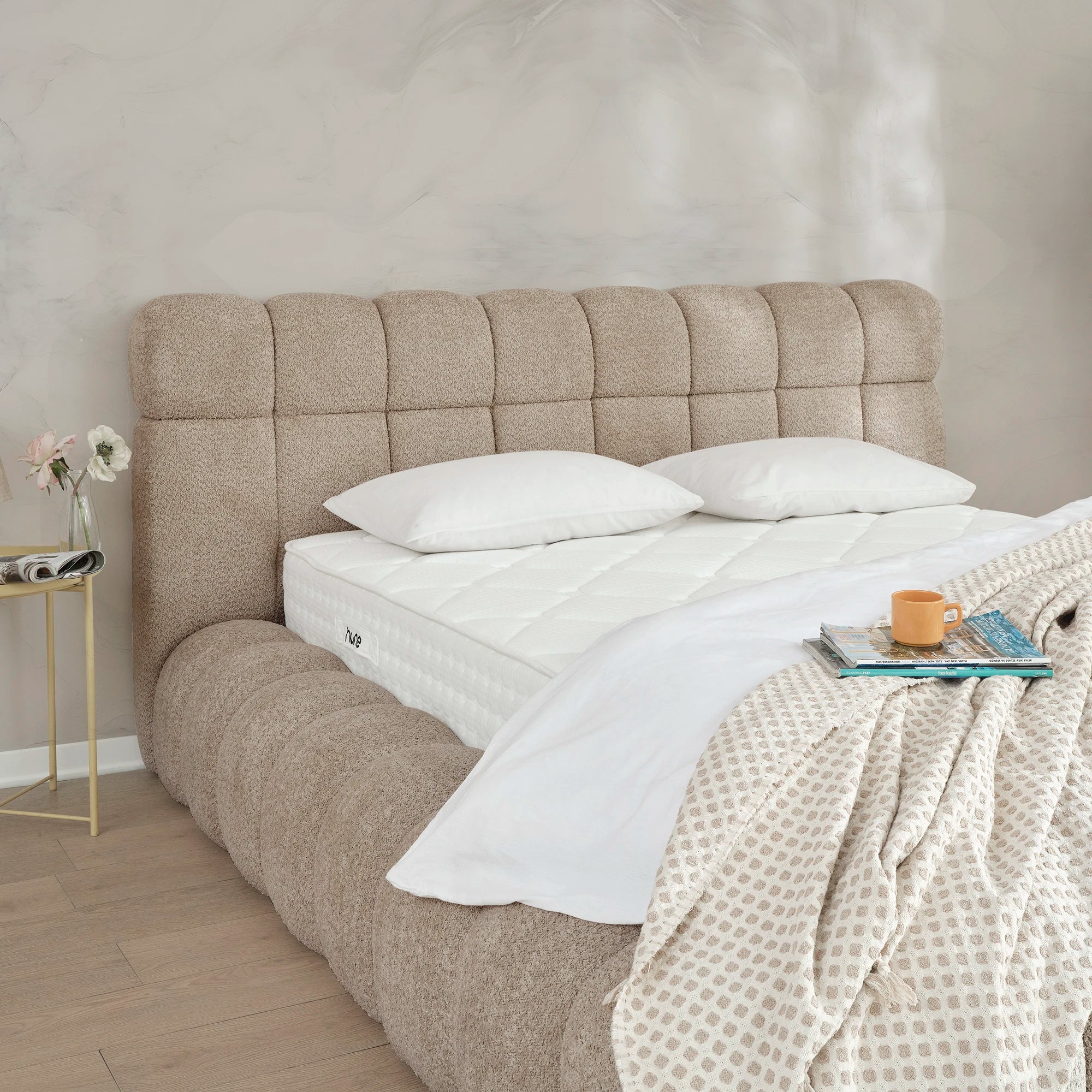 Designer Polsterbett mit Stauraum Nora