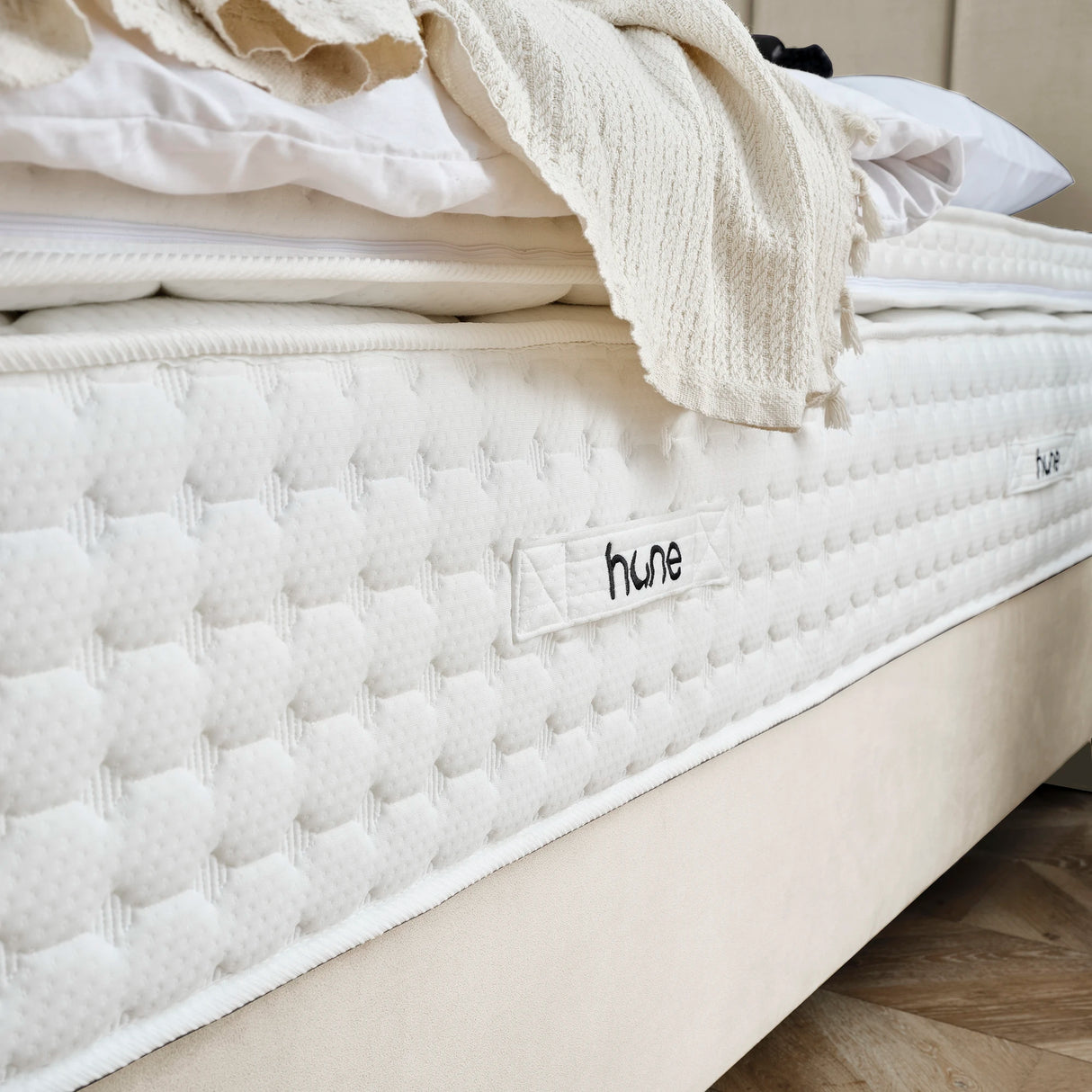 Bett mit Stauraum PASSION