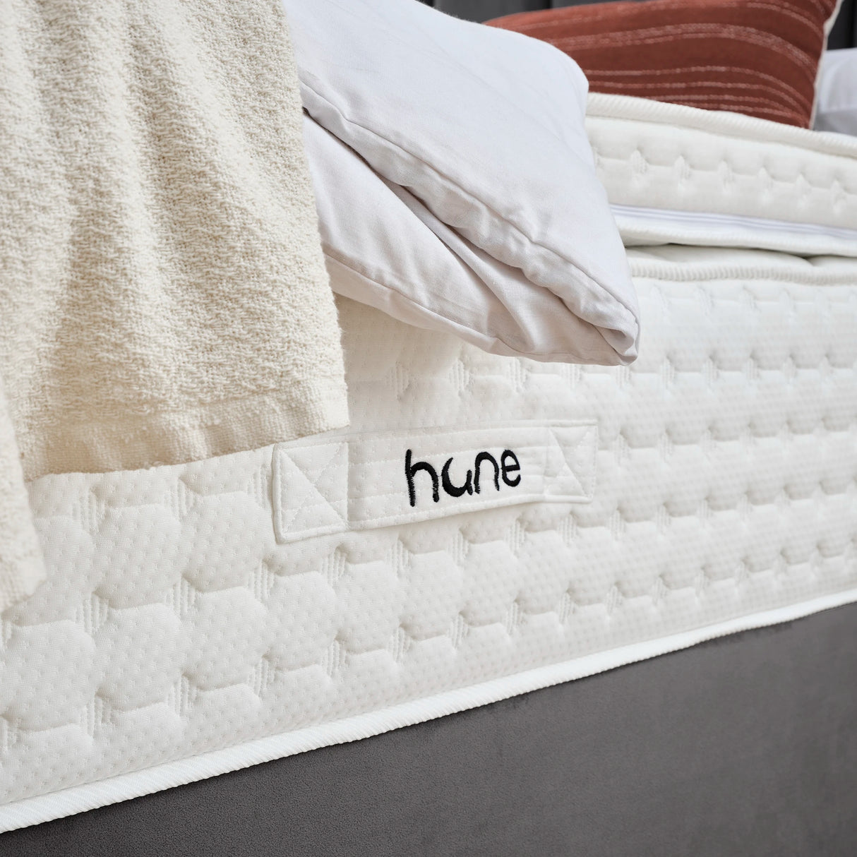 Bett mit Stauraum PASSION