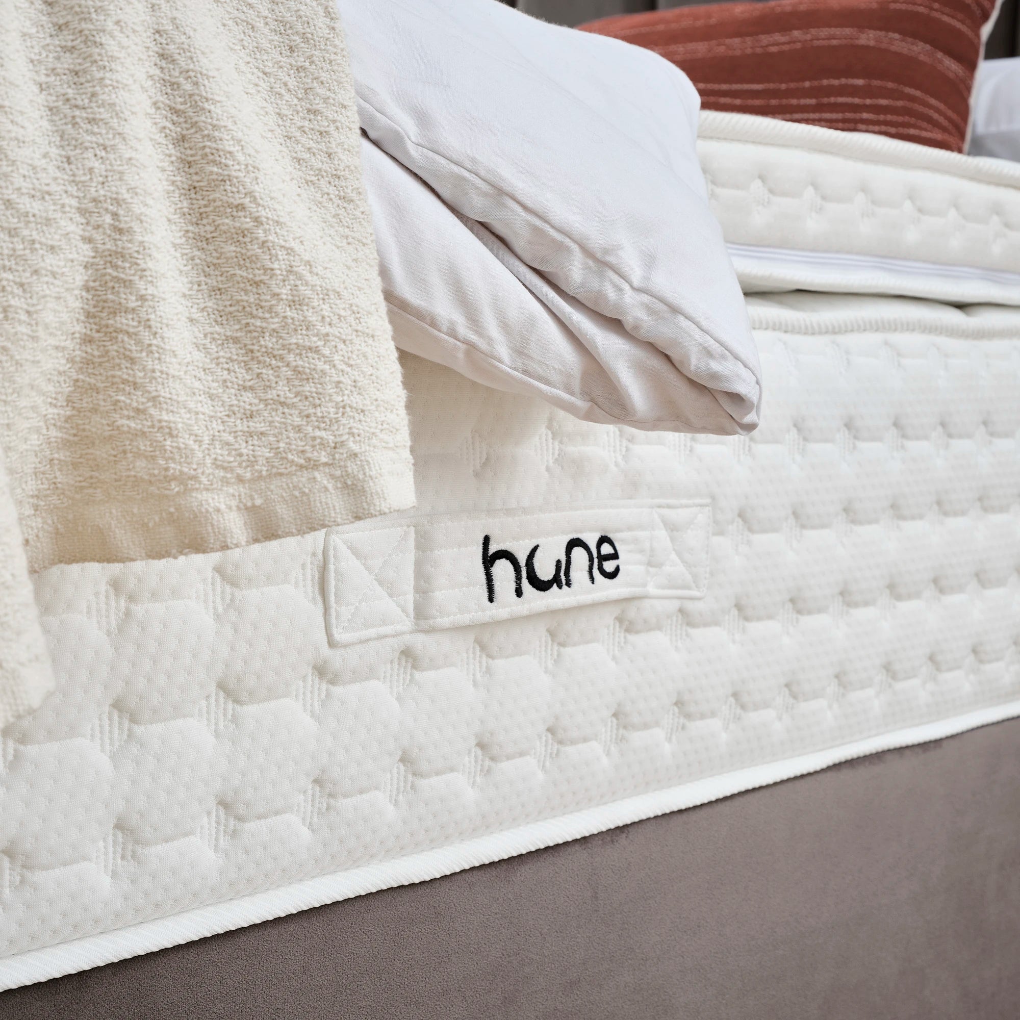 Bett mit Stauraum PASSION