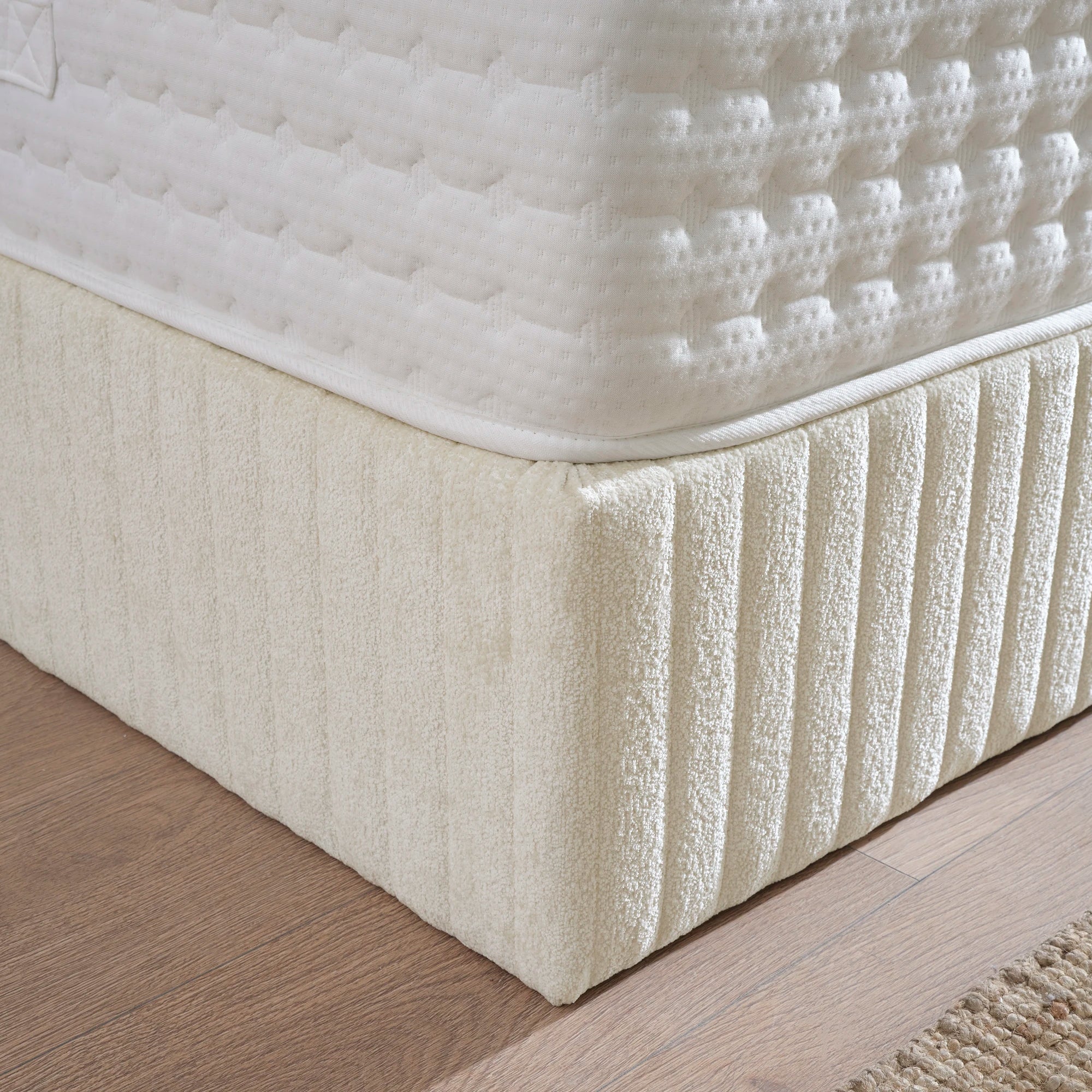 Designer Polsterbett mit Stauraum Theo