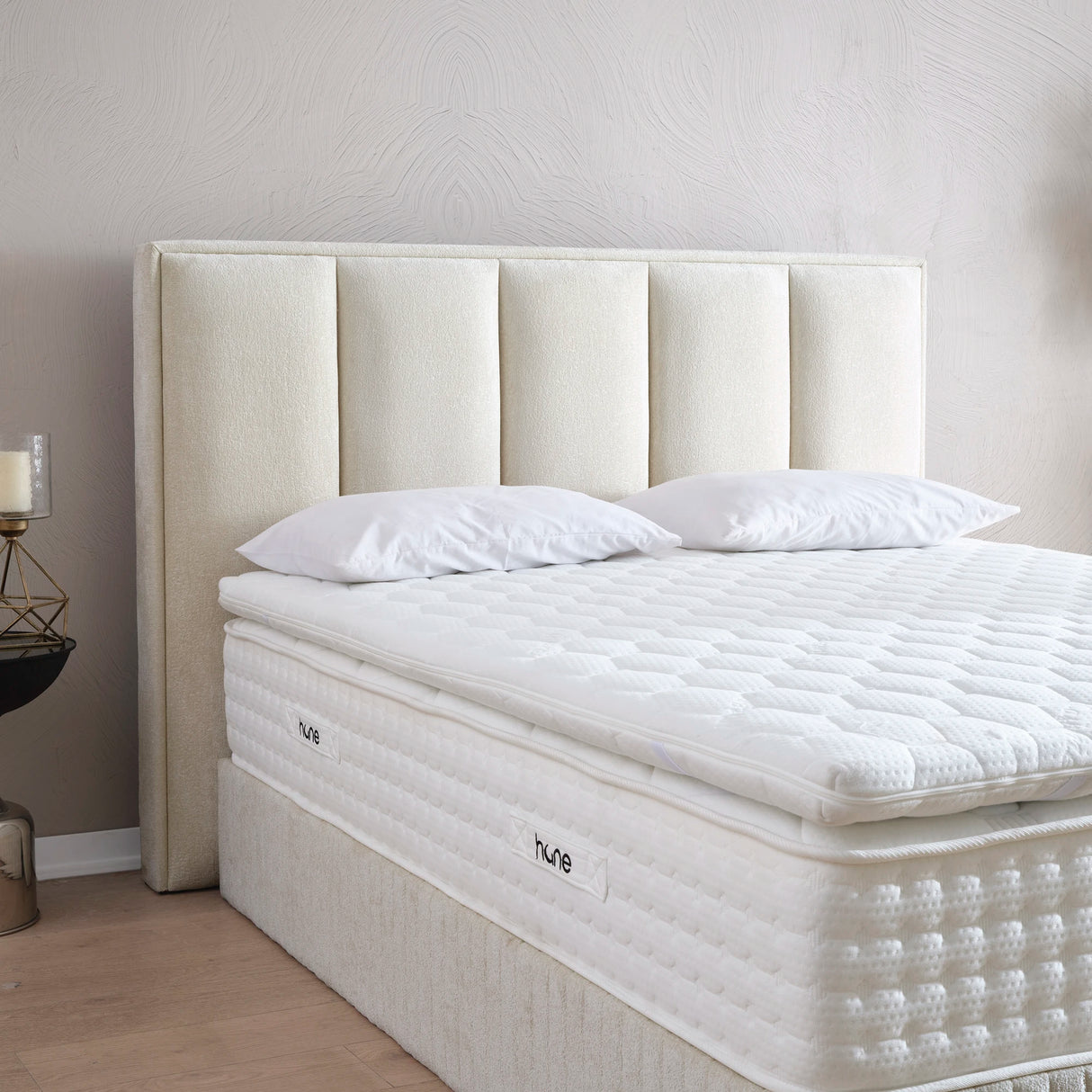 Posteľ s úložným priestorom THEO