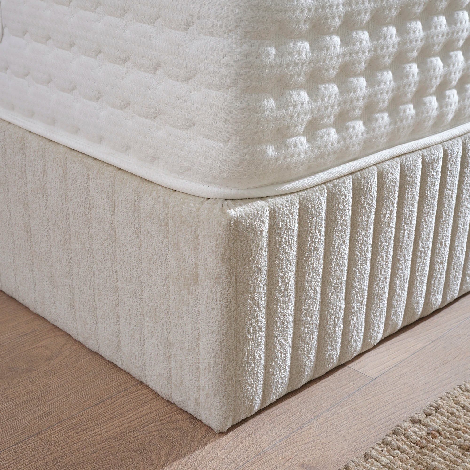 Designer Polsterbett mit Stauraum Theo