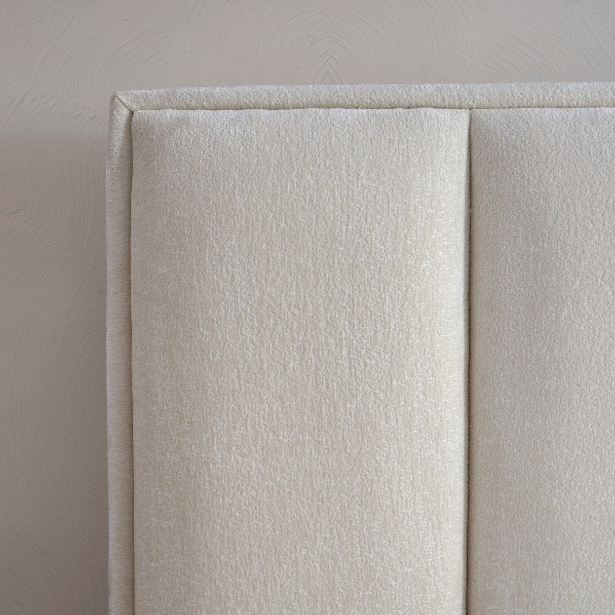 Posteľ s úložným priestorom THEO