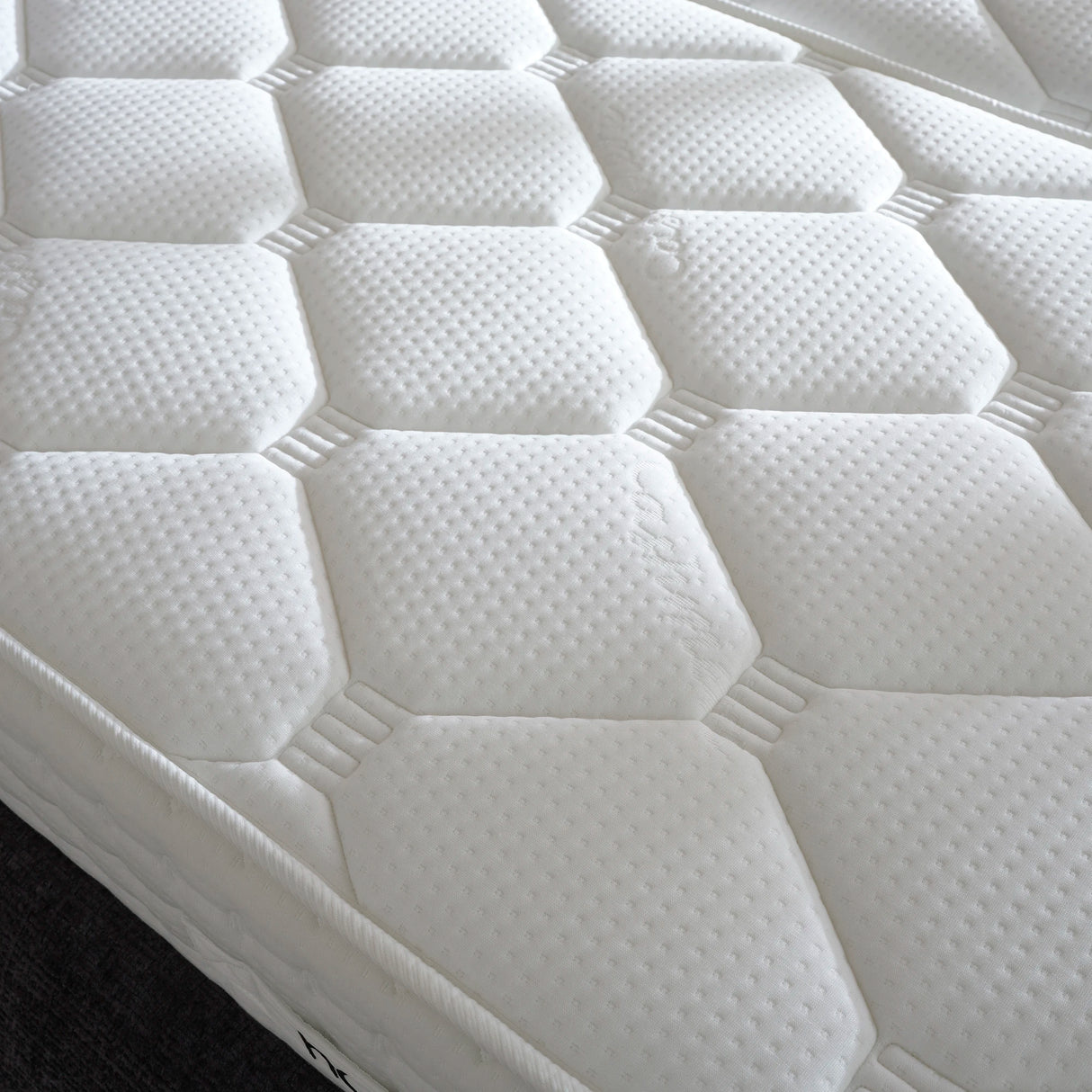 Bett mit Stauraum VERONICA