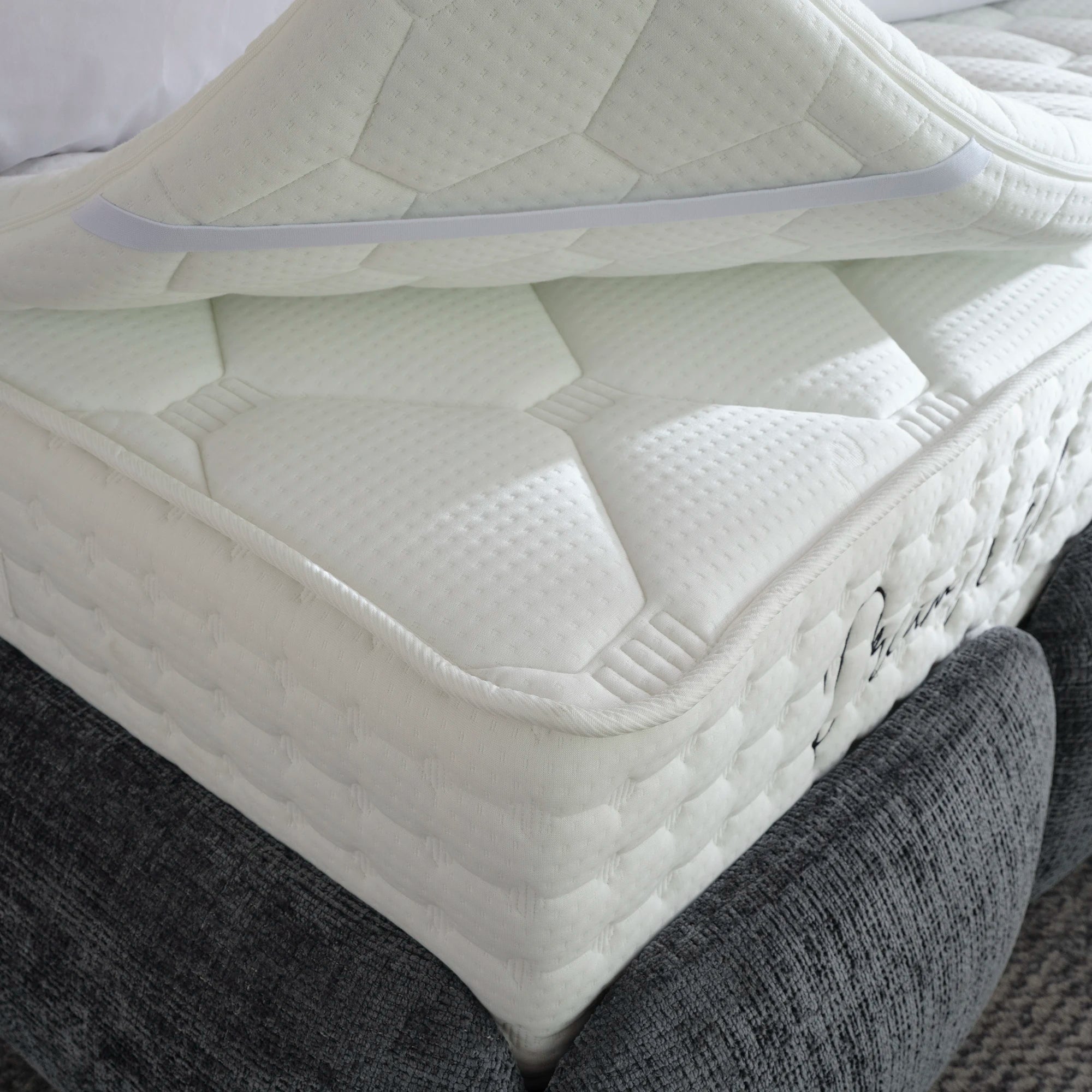 Bett mit Stauraum VERONICA