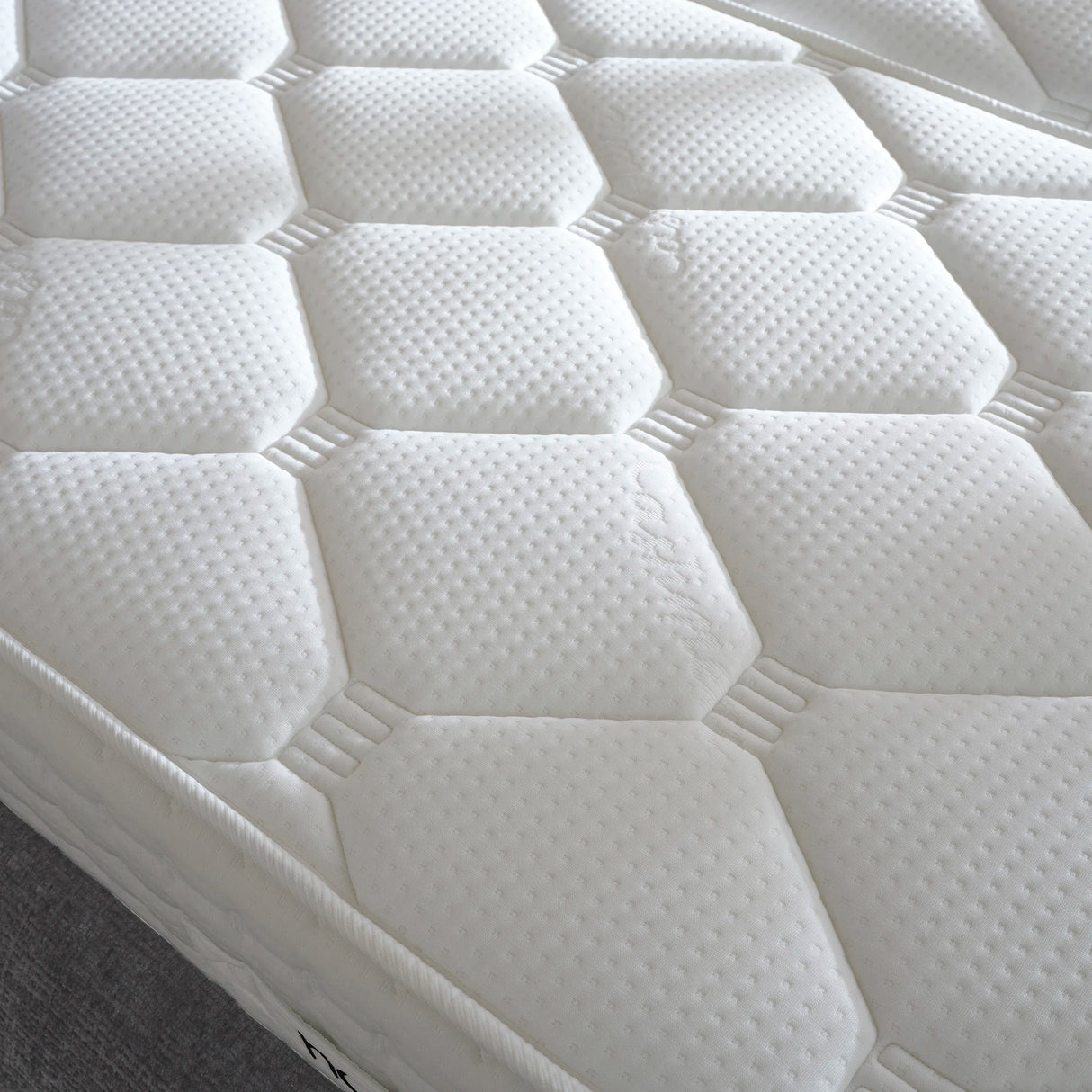 Bett mit Stauraum VERONICA