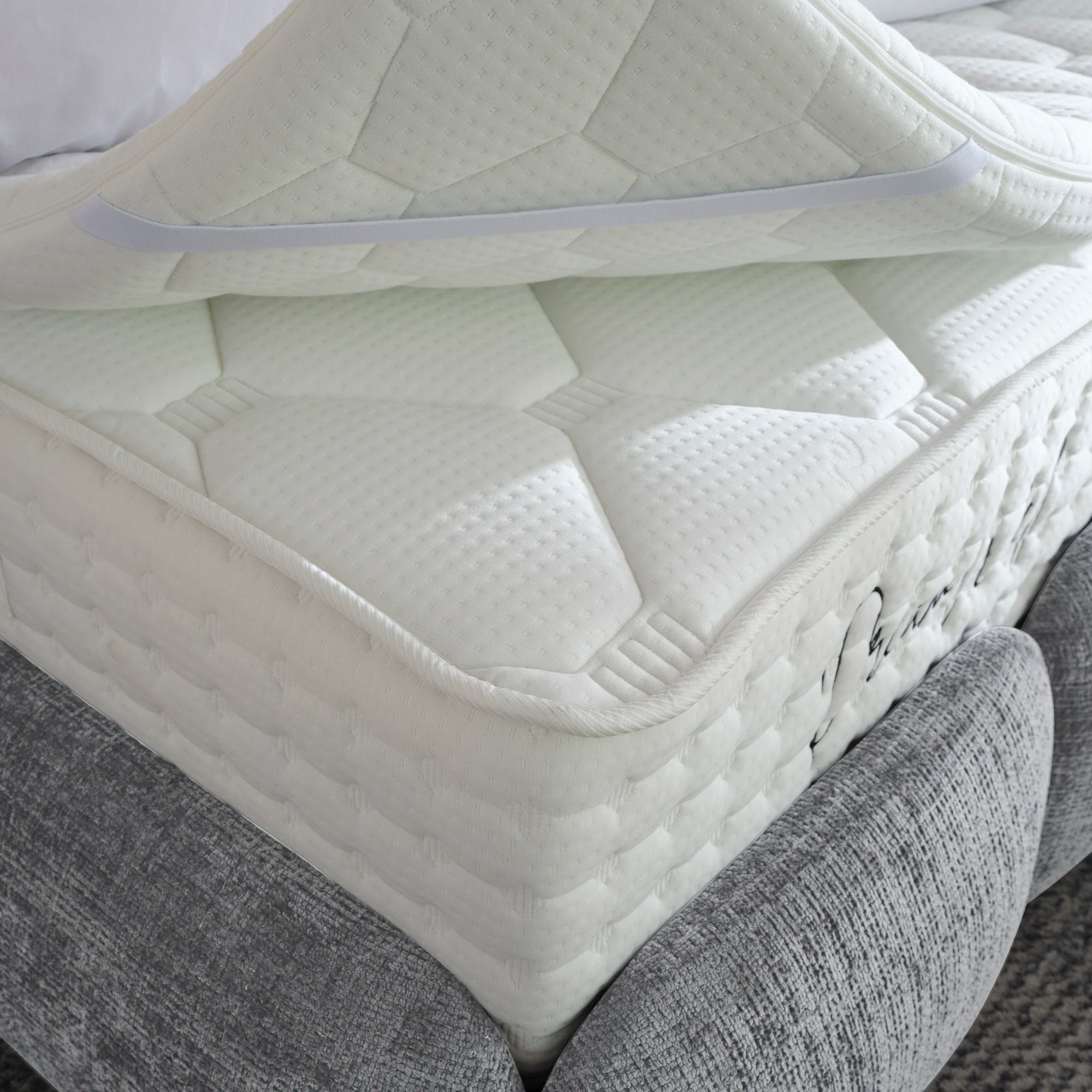 Bett mit Stauraum VERONICA