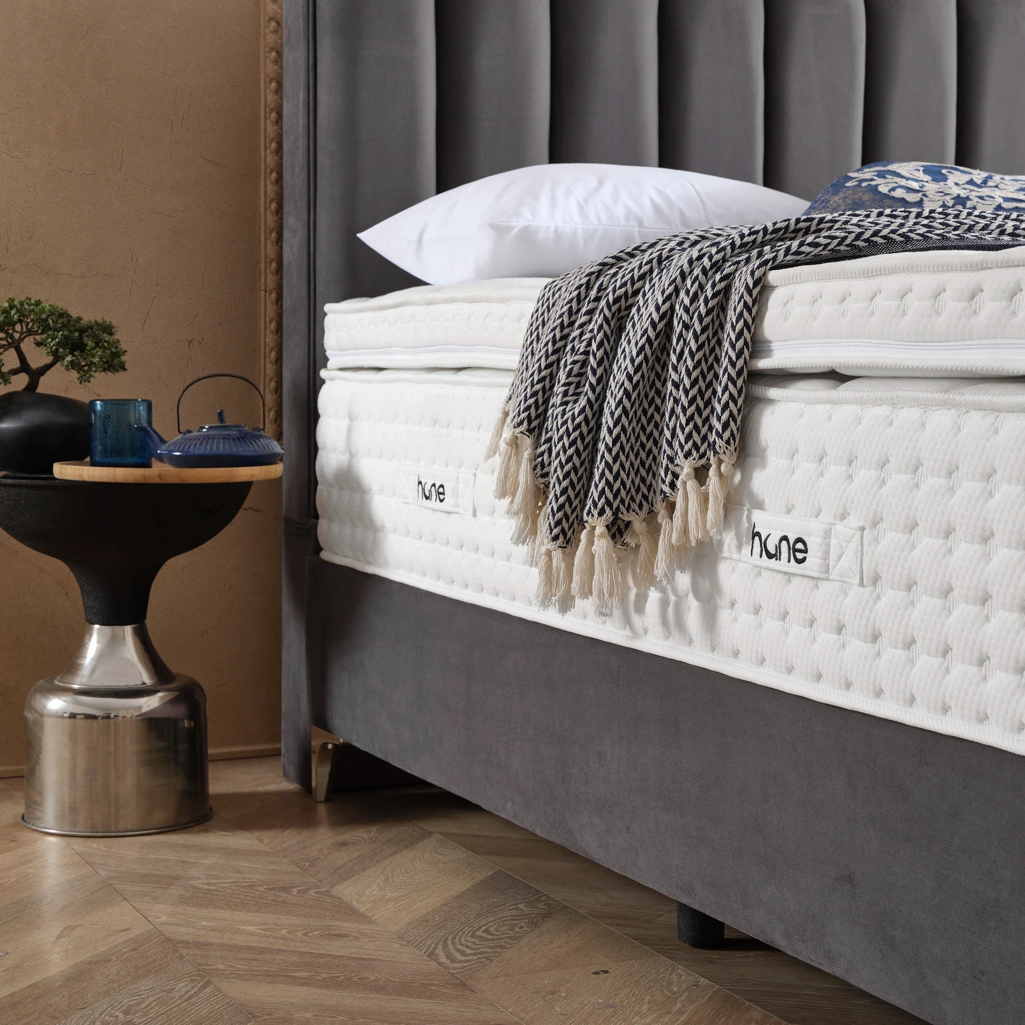 Posteľ s úložným priestorom VERTIKÁLNA