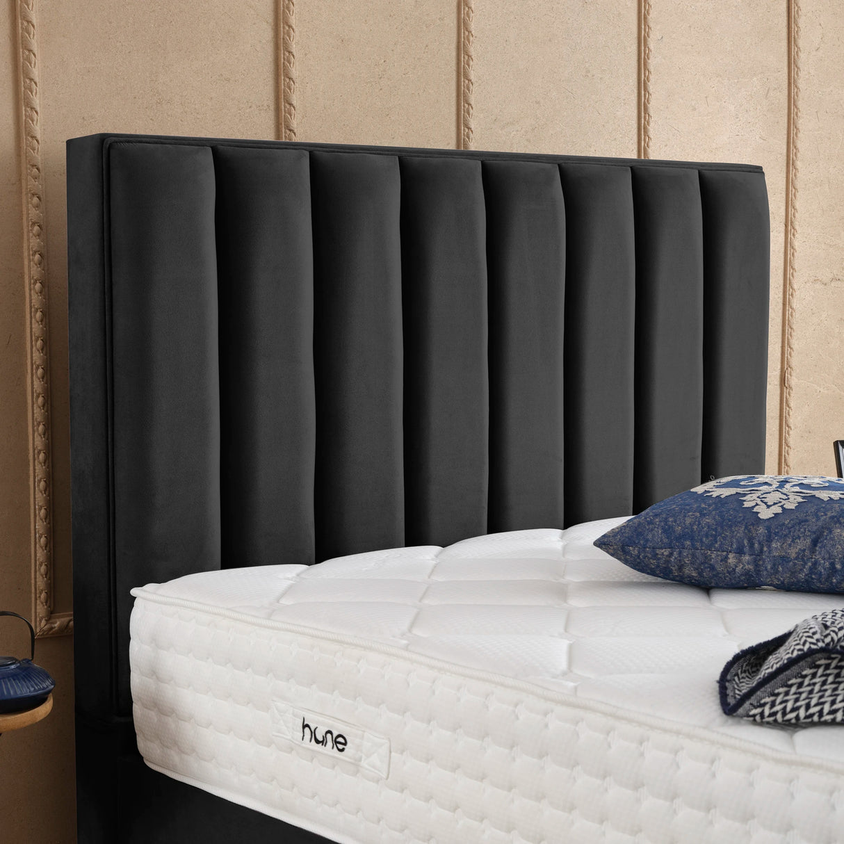 Bett mit Stauraum VERTICAL