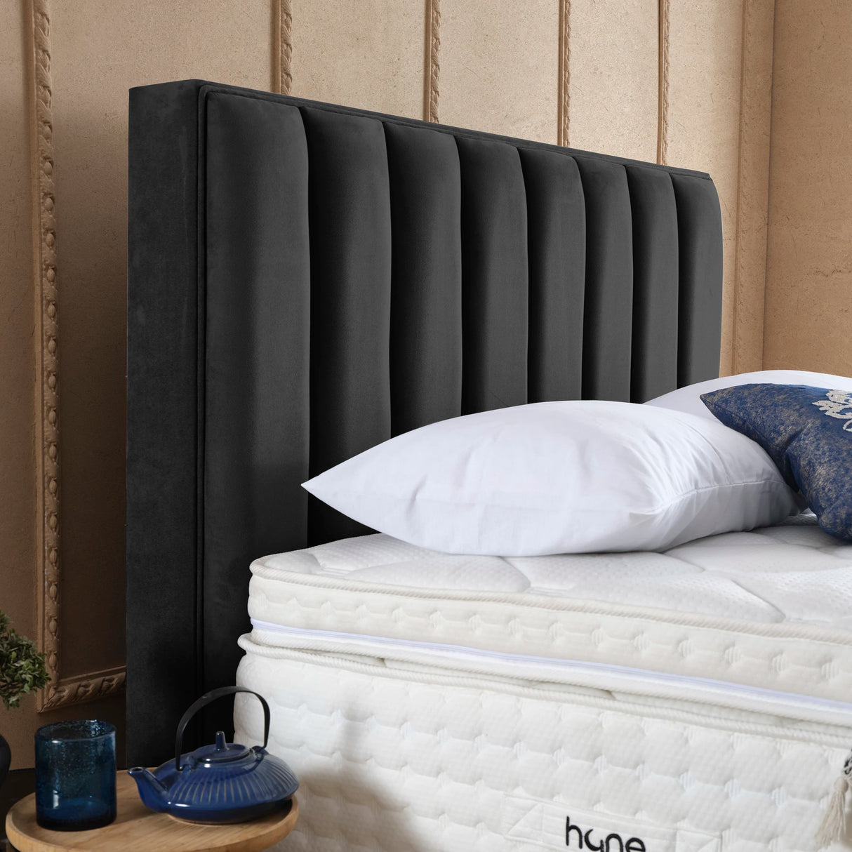 Bett mit Stauraum VERTICAL