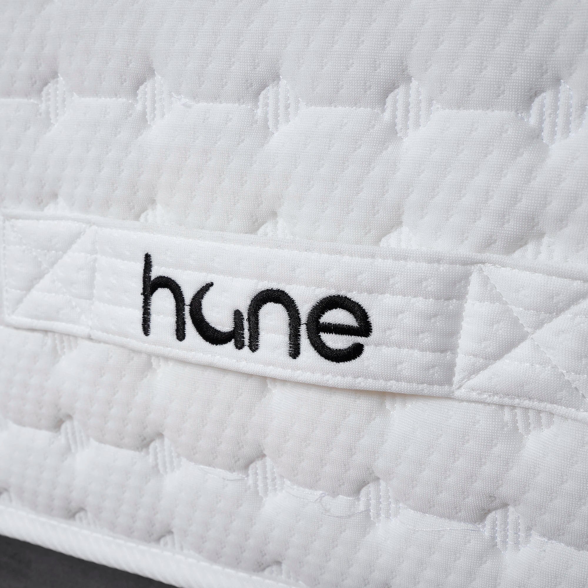 Posteľ s pružinovým boxom CASTLE