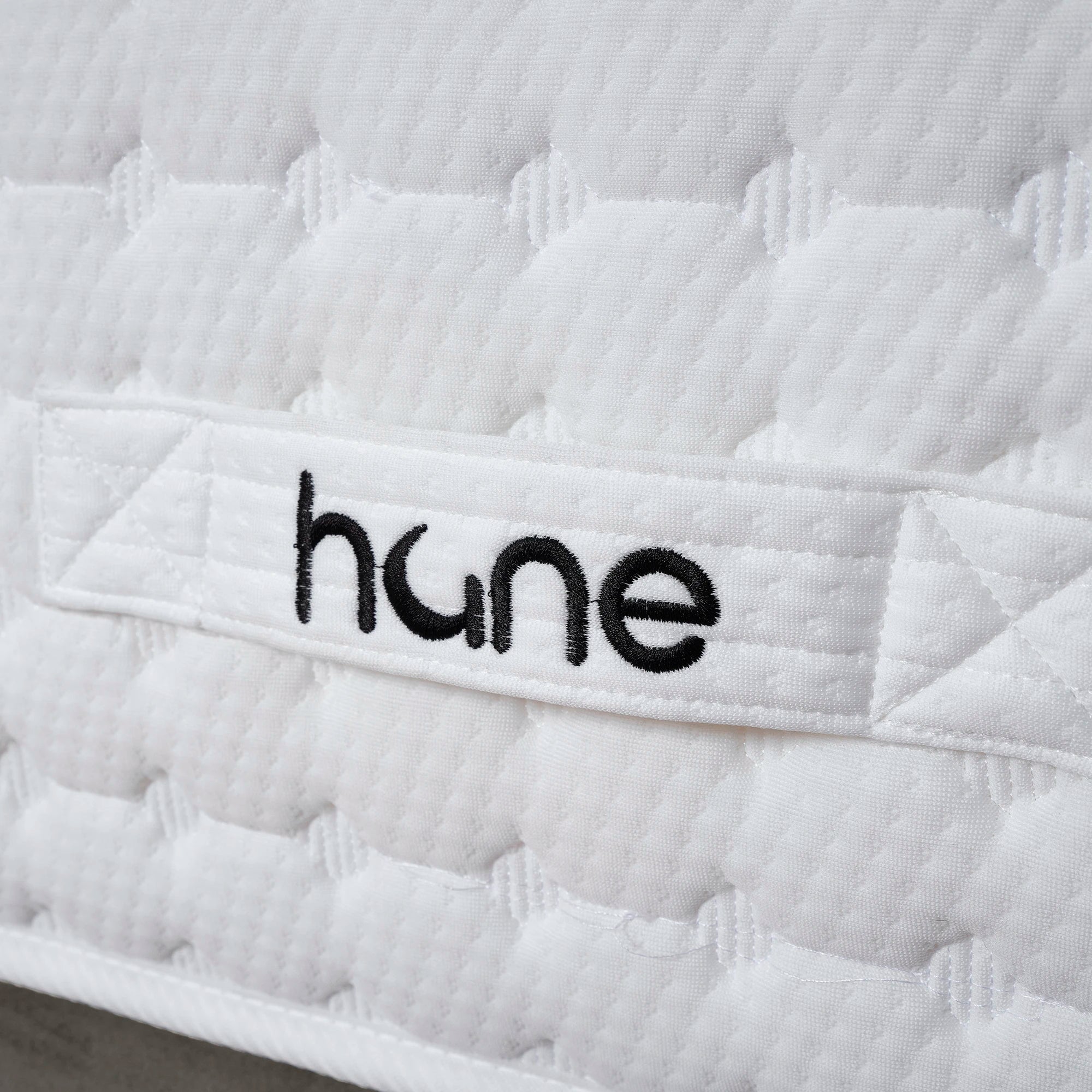 Posteľ s pružinovým boxom CASTLE