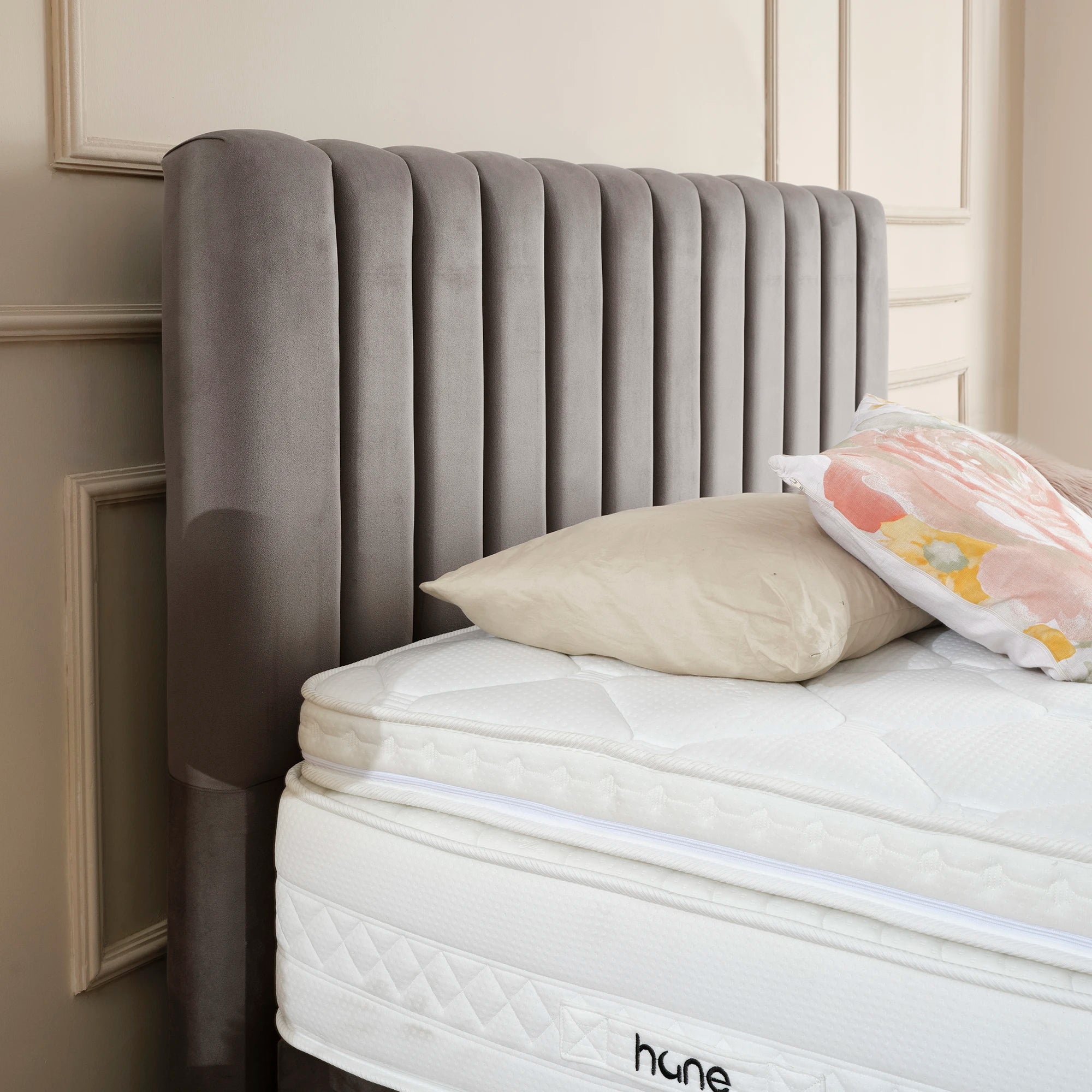 Posteľ s boxspringom DUBAJ