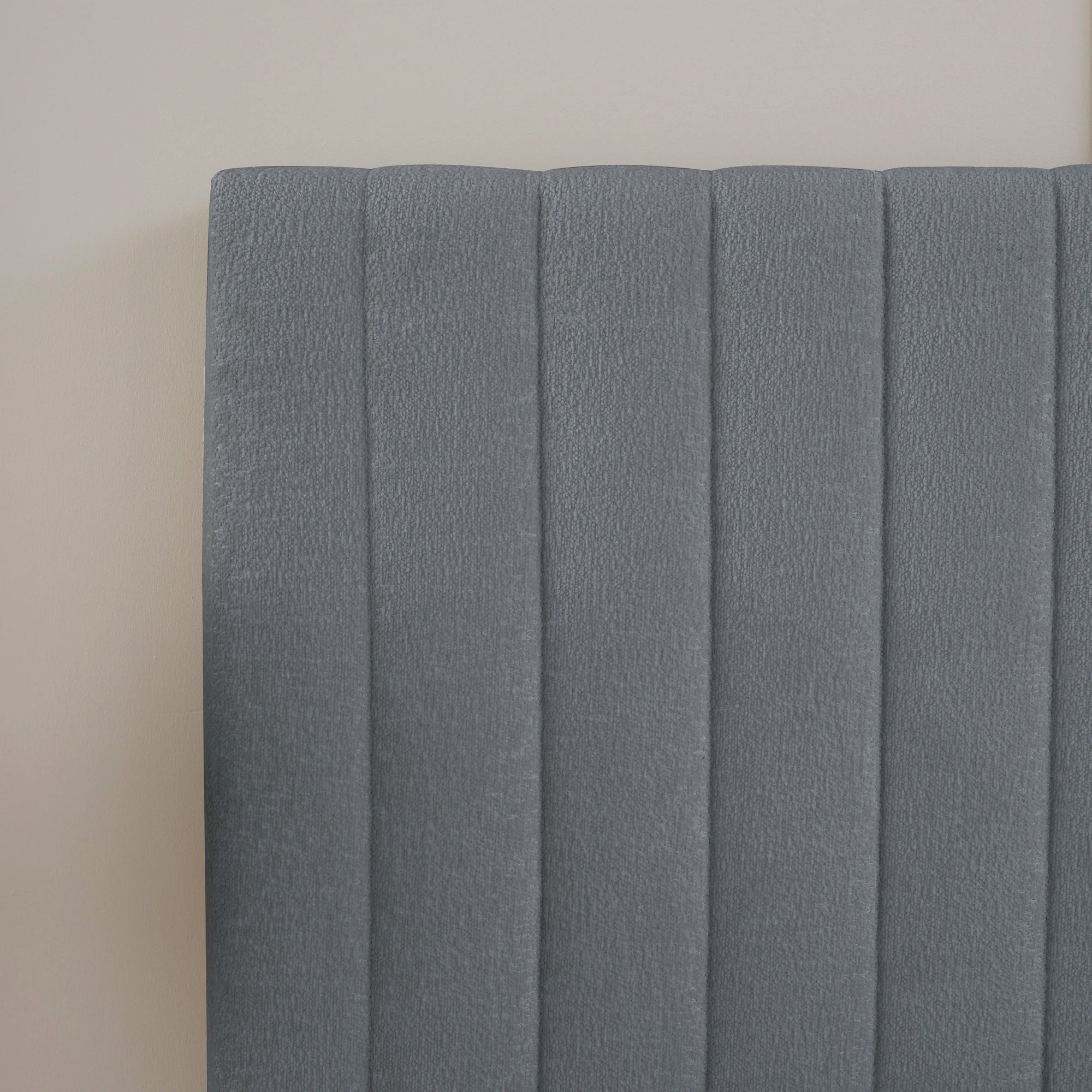 Posteľ s boxspringom a úložným priestorom MIRA