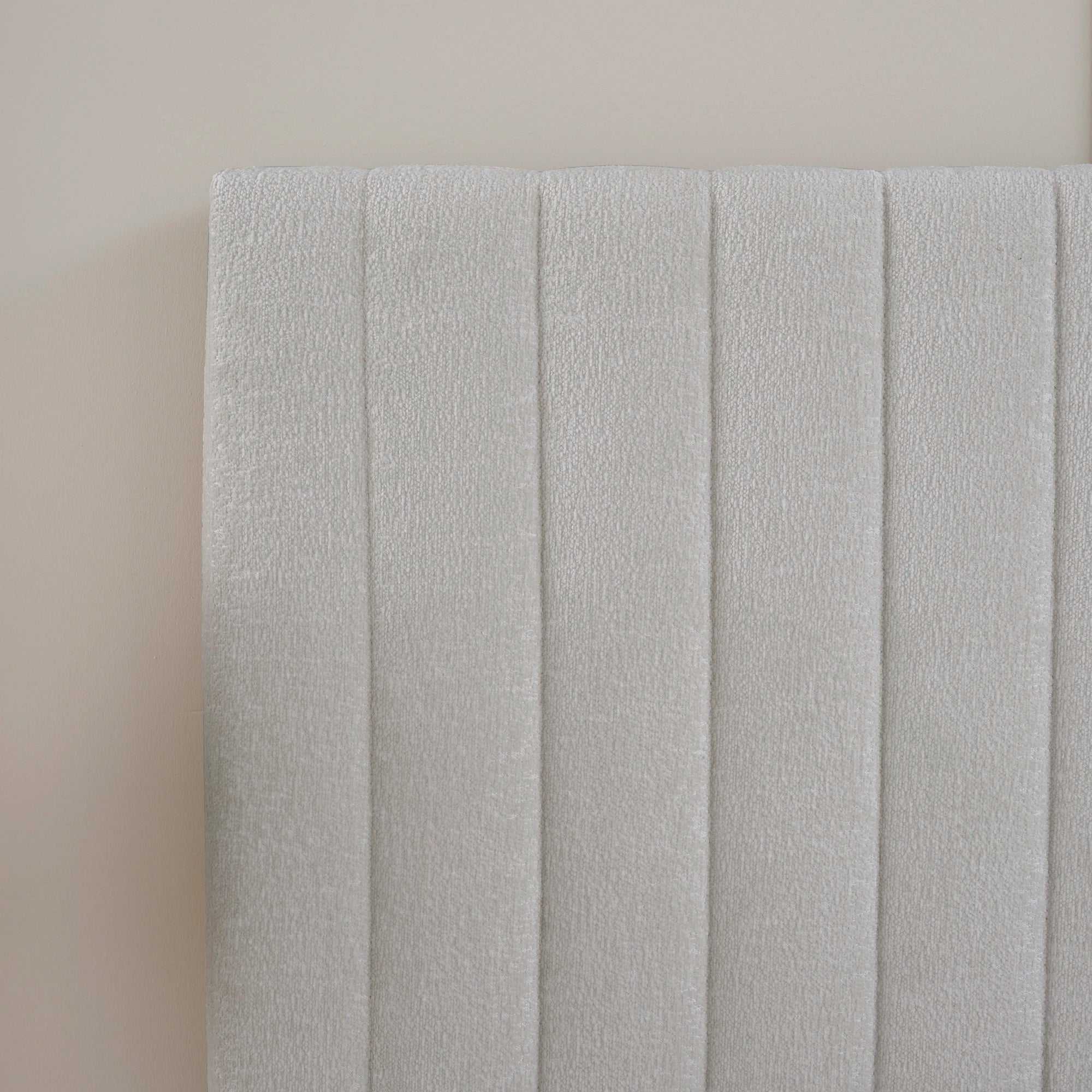 Posteľ s boxspringom a úložným priestorom MIRA