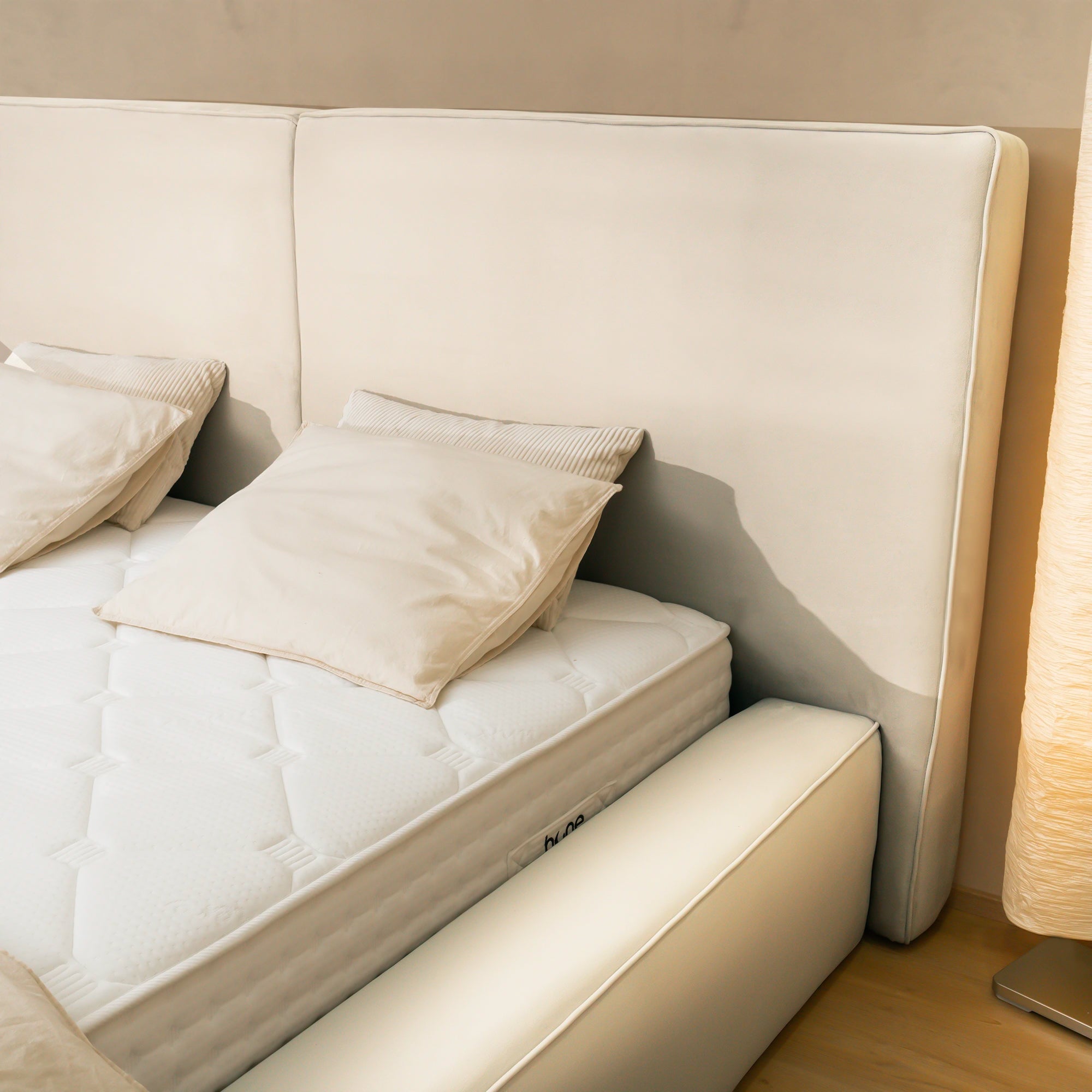 Bett mit Stauraum OLBIA