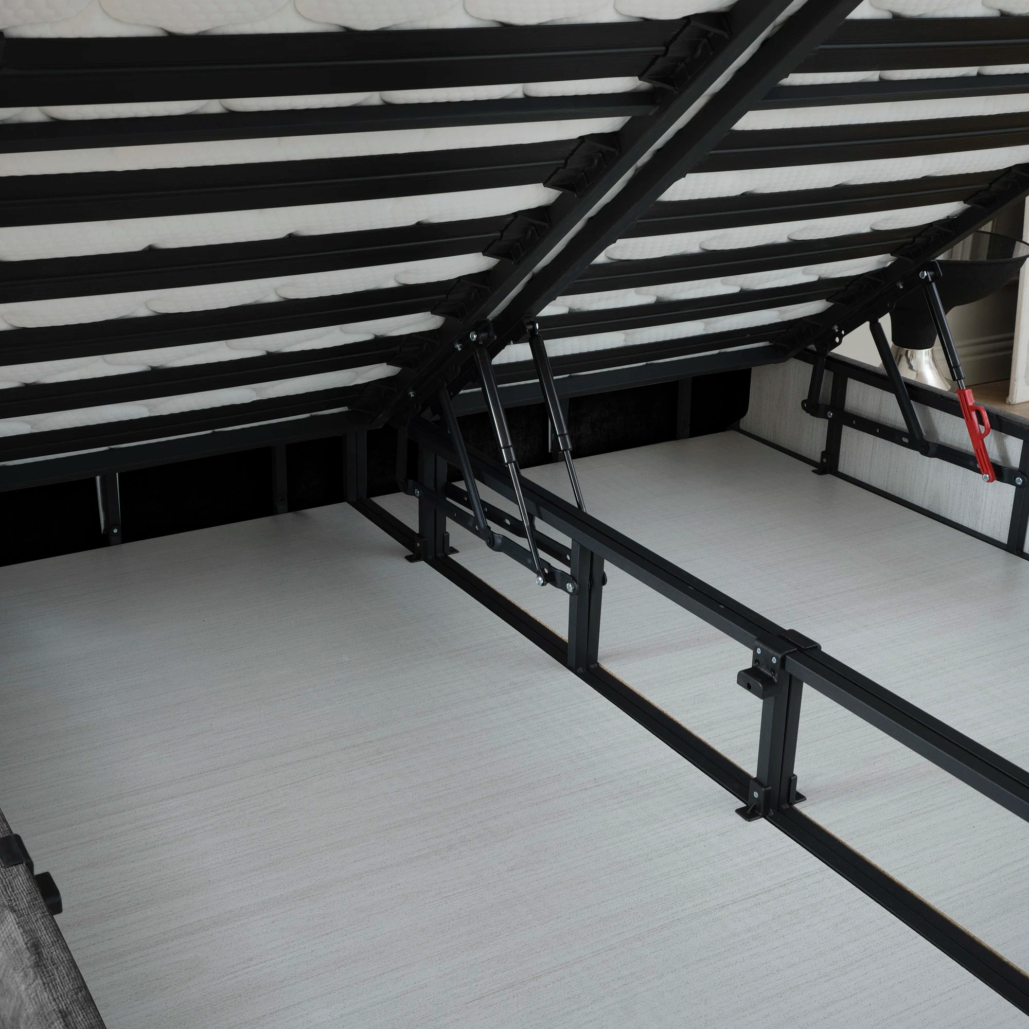 Bett mit Stauraum SleepPro