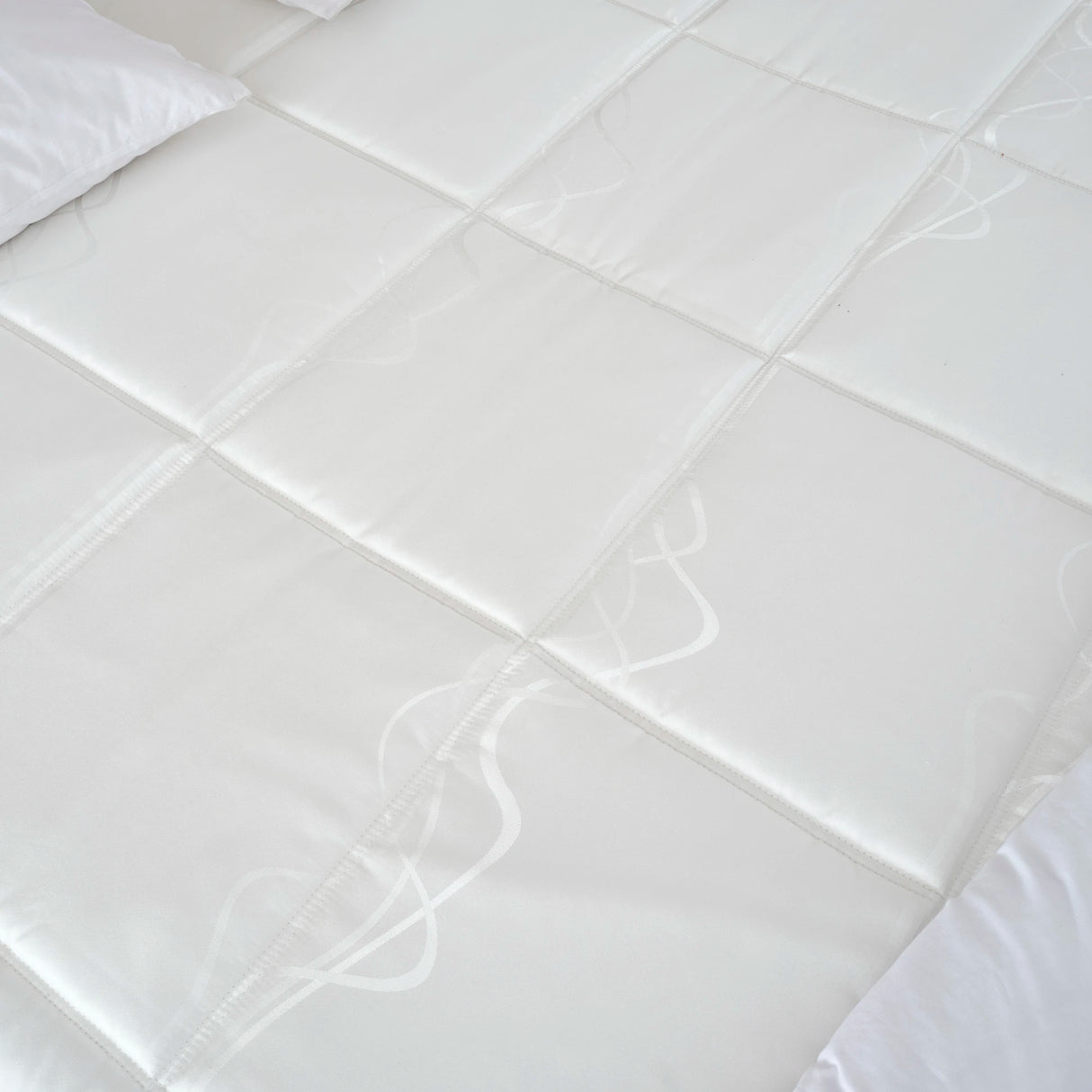 Bett mit Stauraum SleepPro