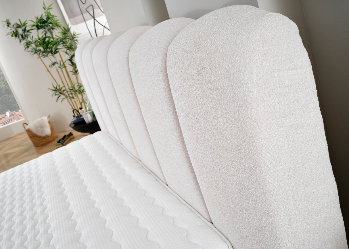 Bett mit Stauraum WAVY