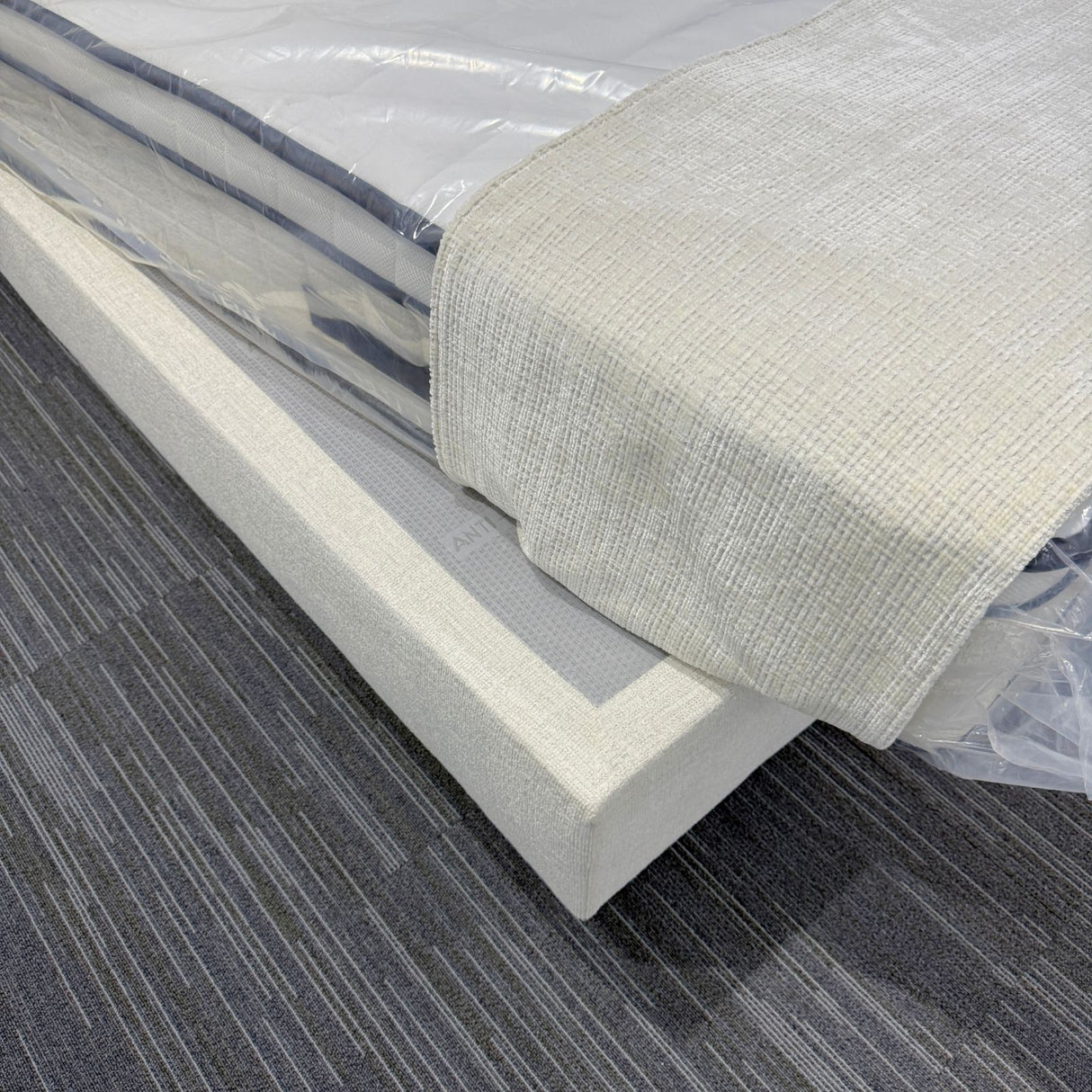 ASHLEY 160×200 inkl. Matratze