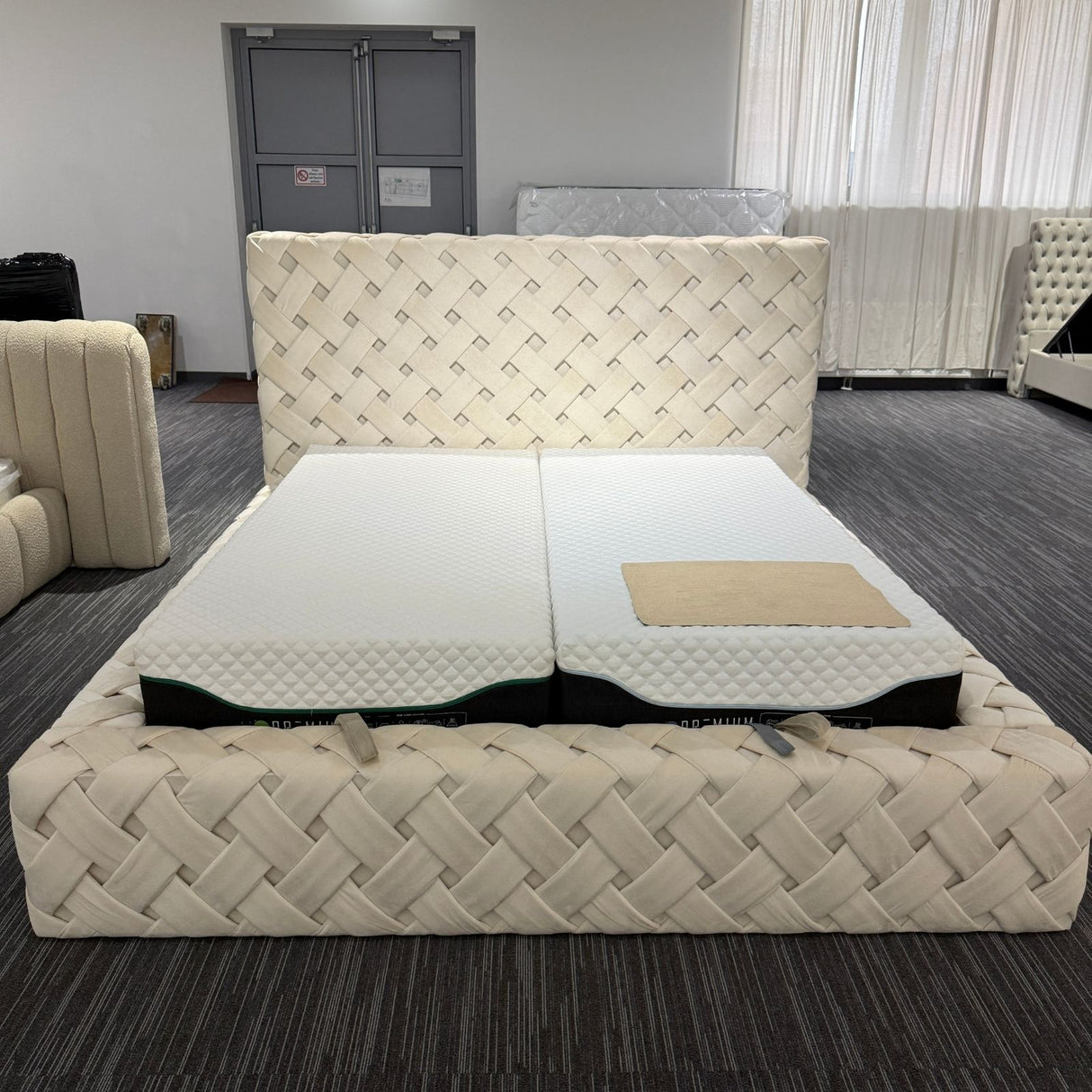 CROSS 3D 180x200 inkl. Matratze & Stauraum