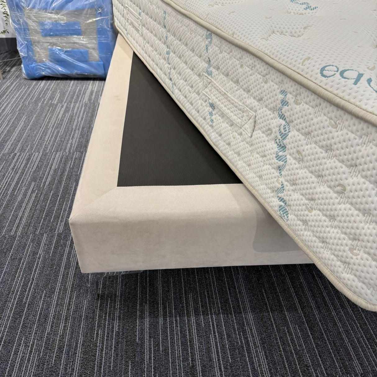 CASTLE LONG 160×200 inkl. Matratze