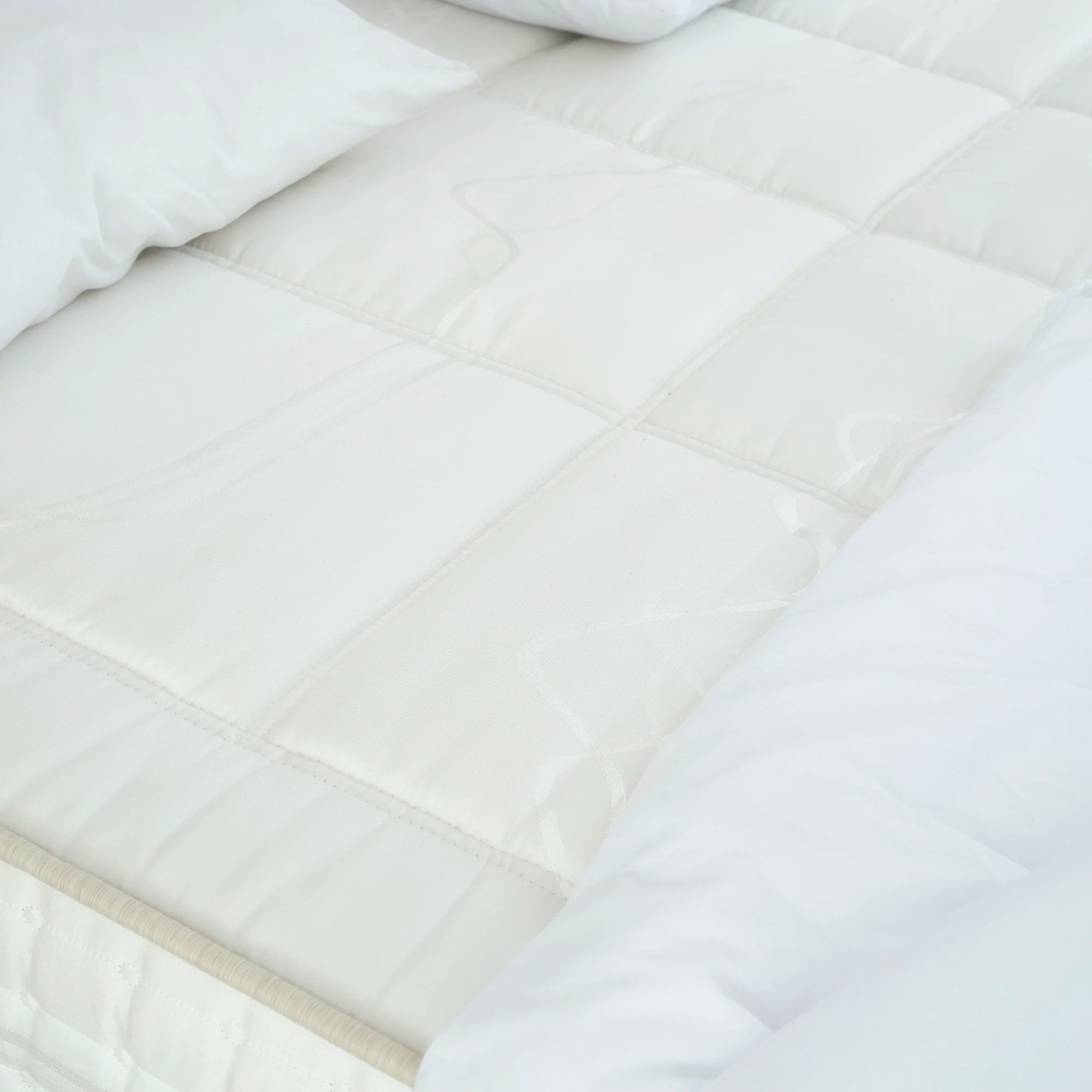 Designer Polsterbett mit Stauraum Halley