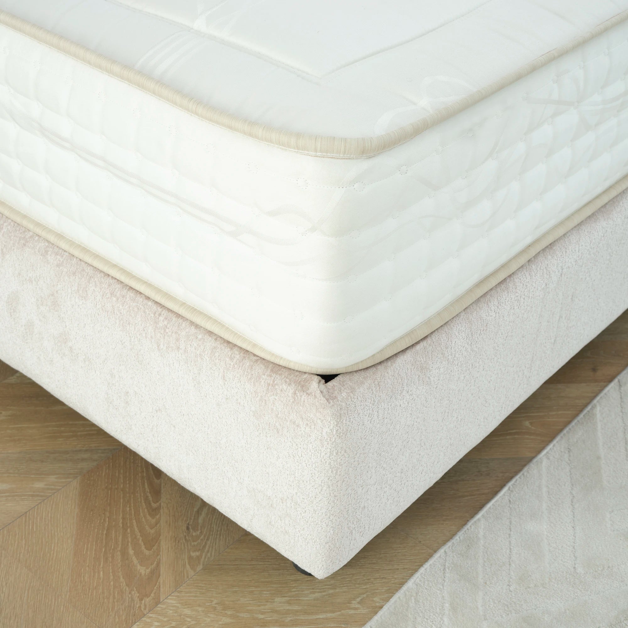 Designer Polsterbett mit Stauraum Halley