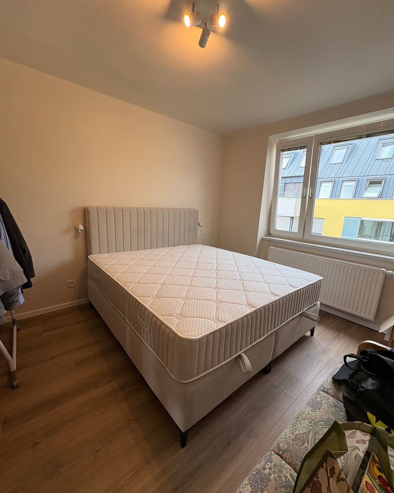 Bett mit Stauraum Line