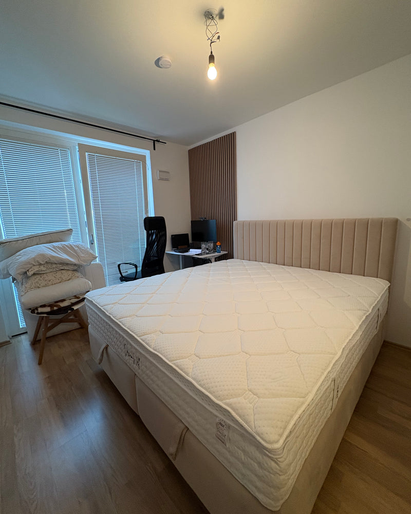 Bett mit Stauraum Line