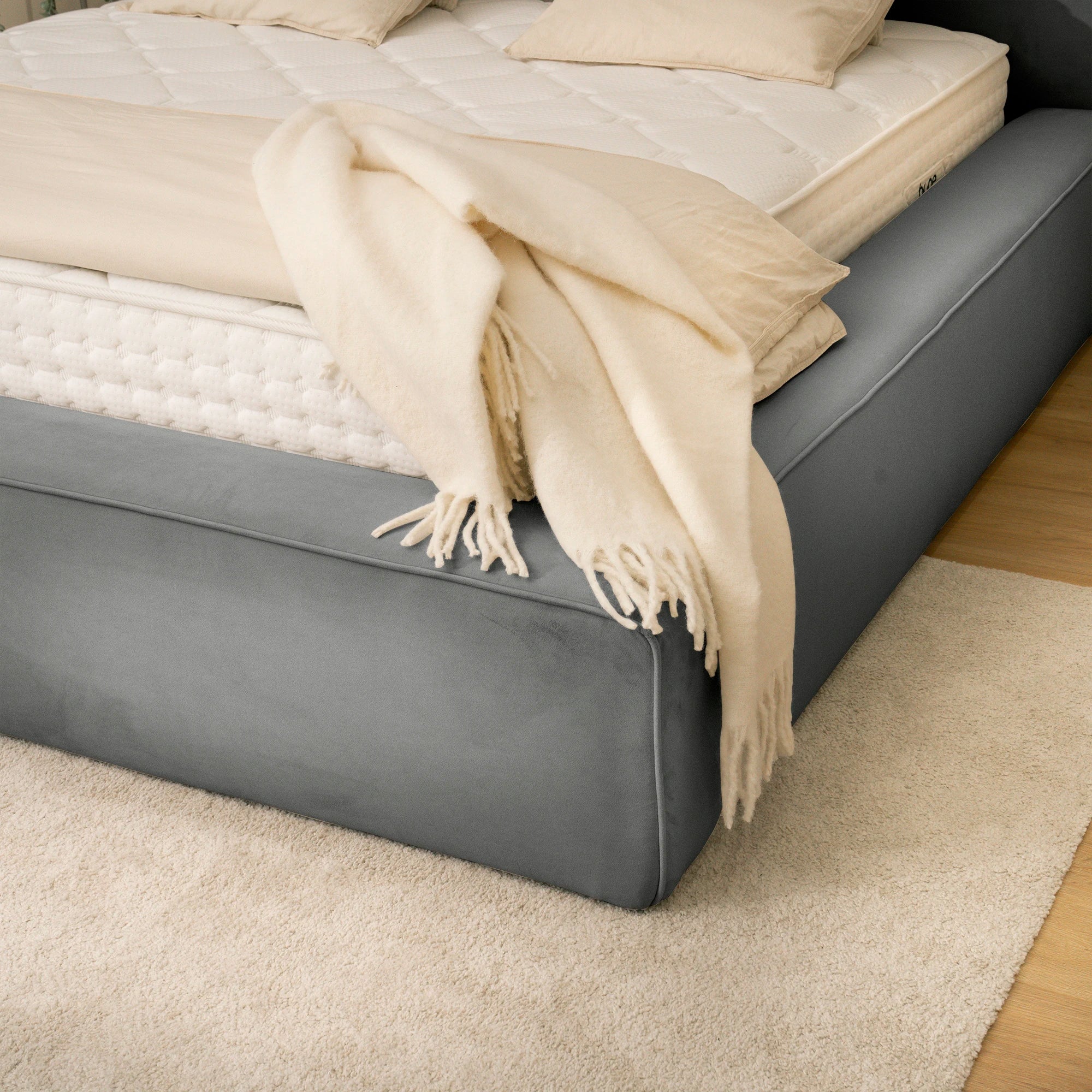 Bett mit Stauraum OLBIA