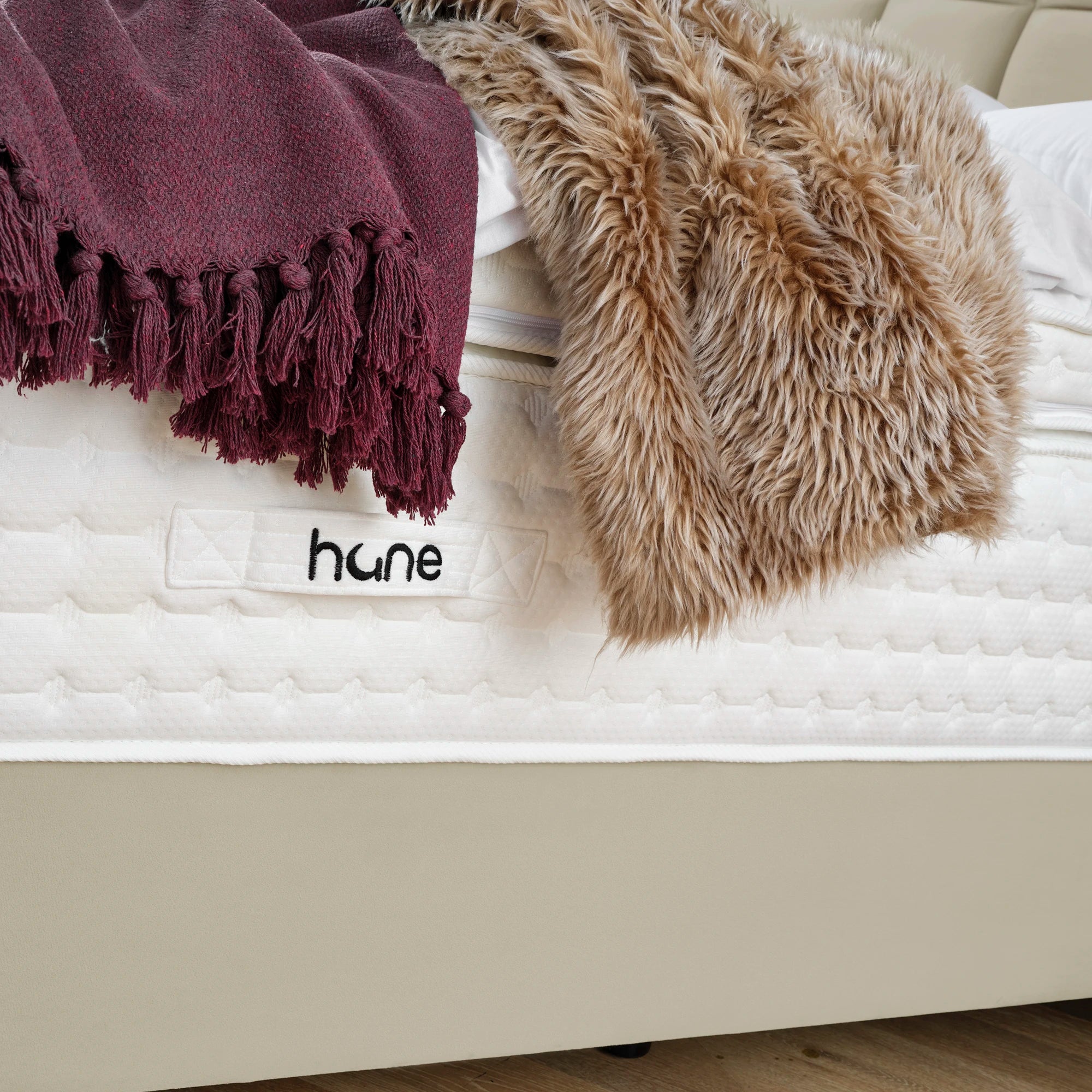 Posteľ s úložným priestorom CASTLE LONG