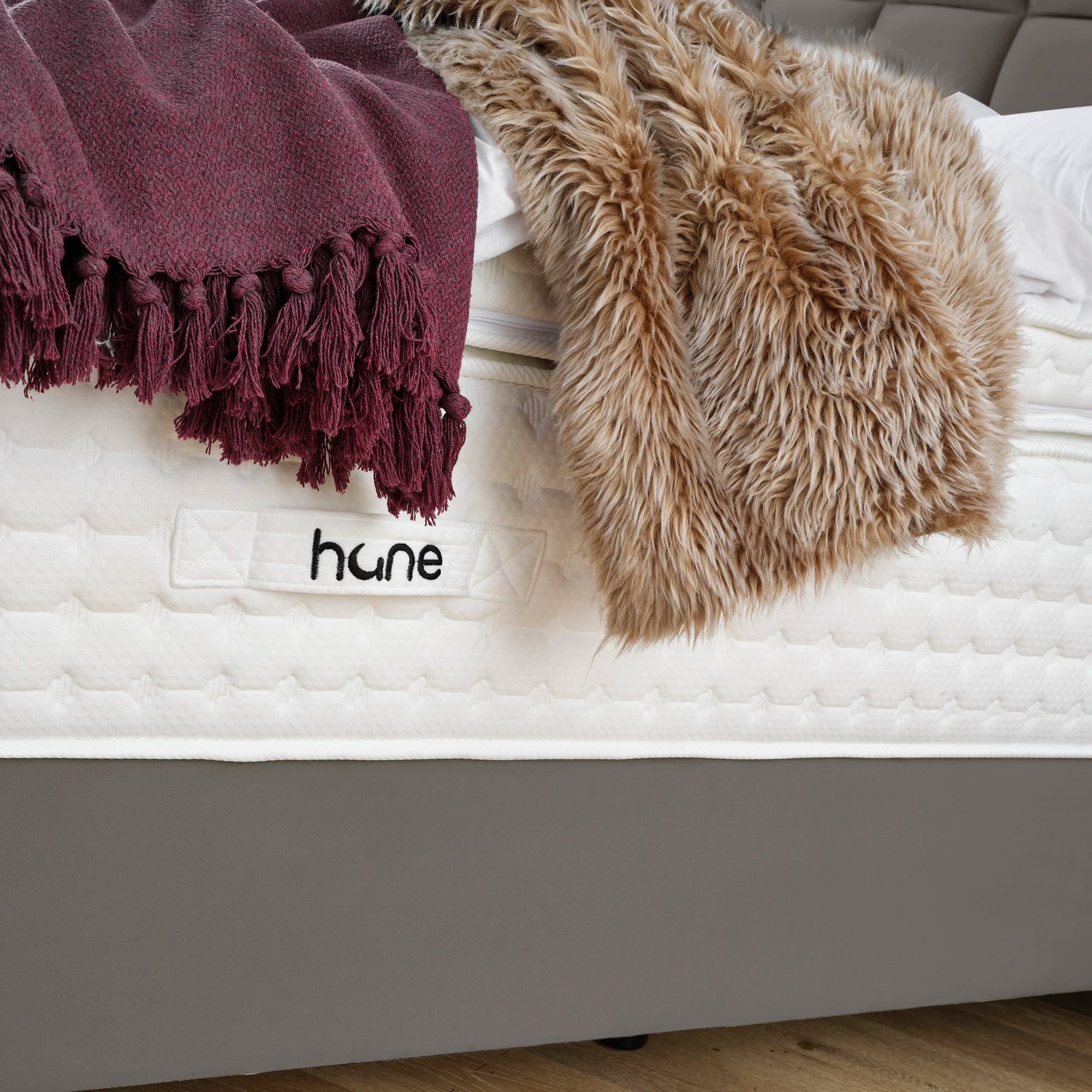 Posteľ s úložným priestorom CASTLE LONG