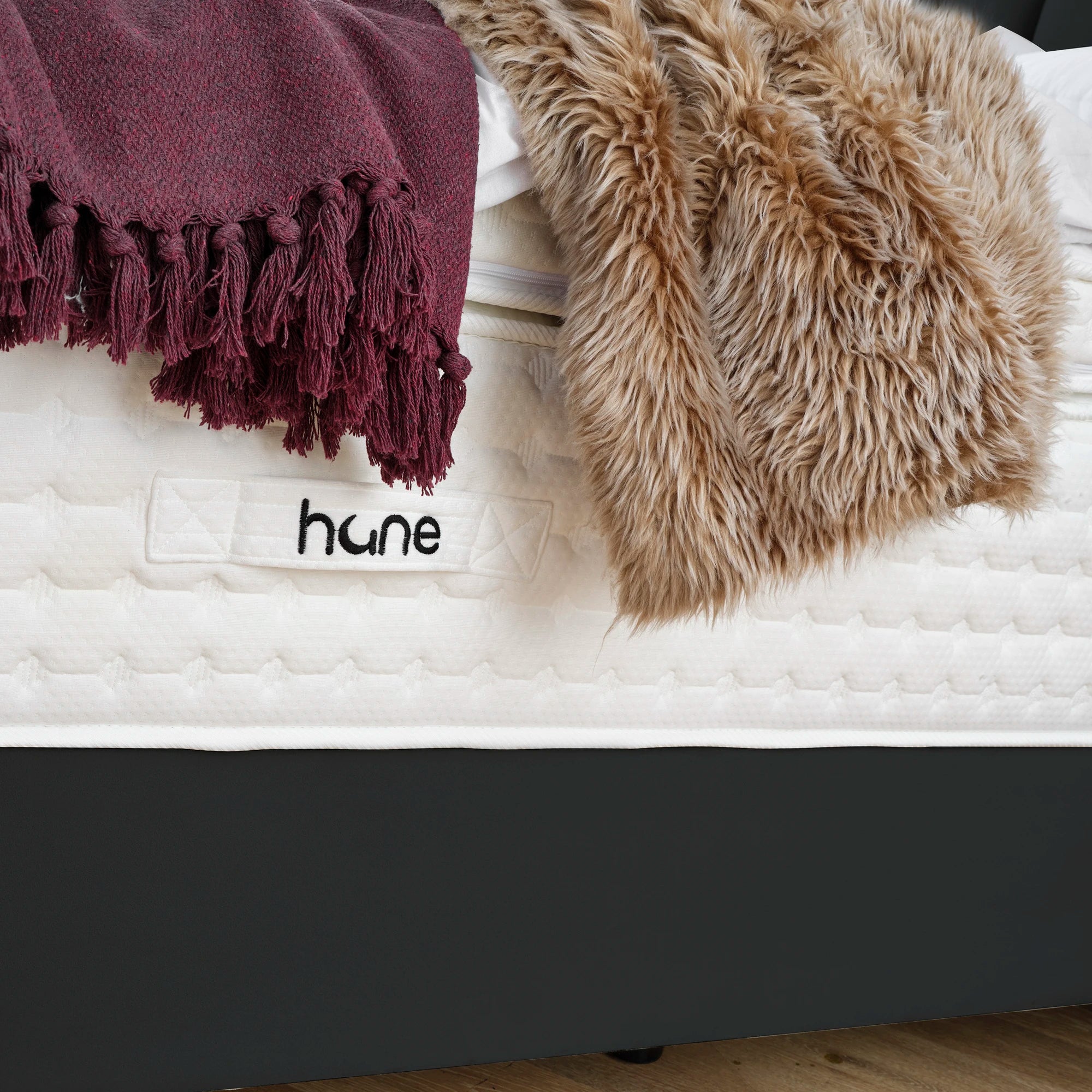 Posteľ s úložným priestorom CASTLE LONG