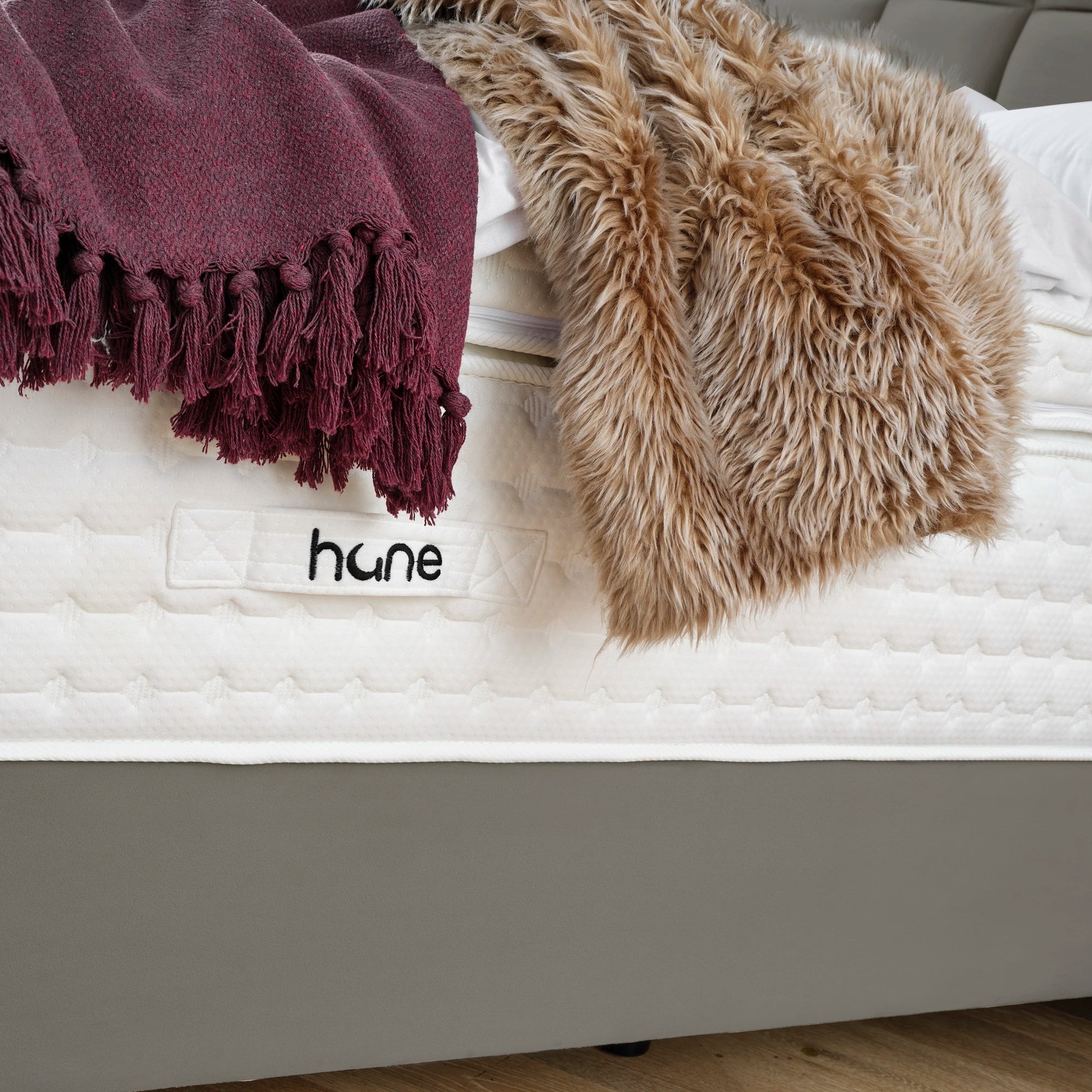 Posteľ s úložným priestorom CASTLE LONG