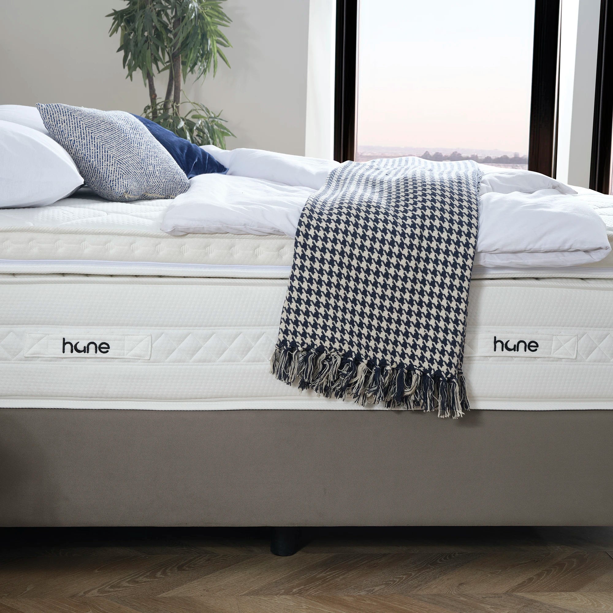 Posteľ s úložným priestorom DUBAI